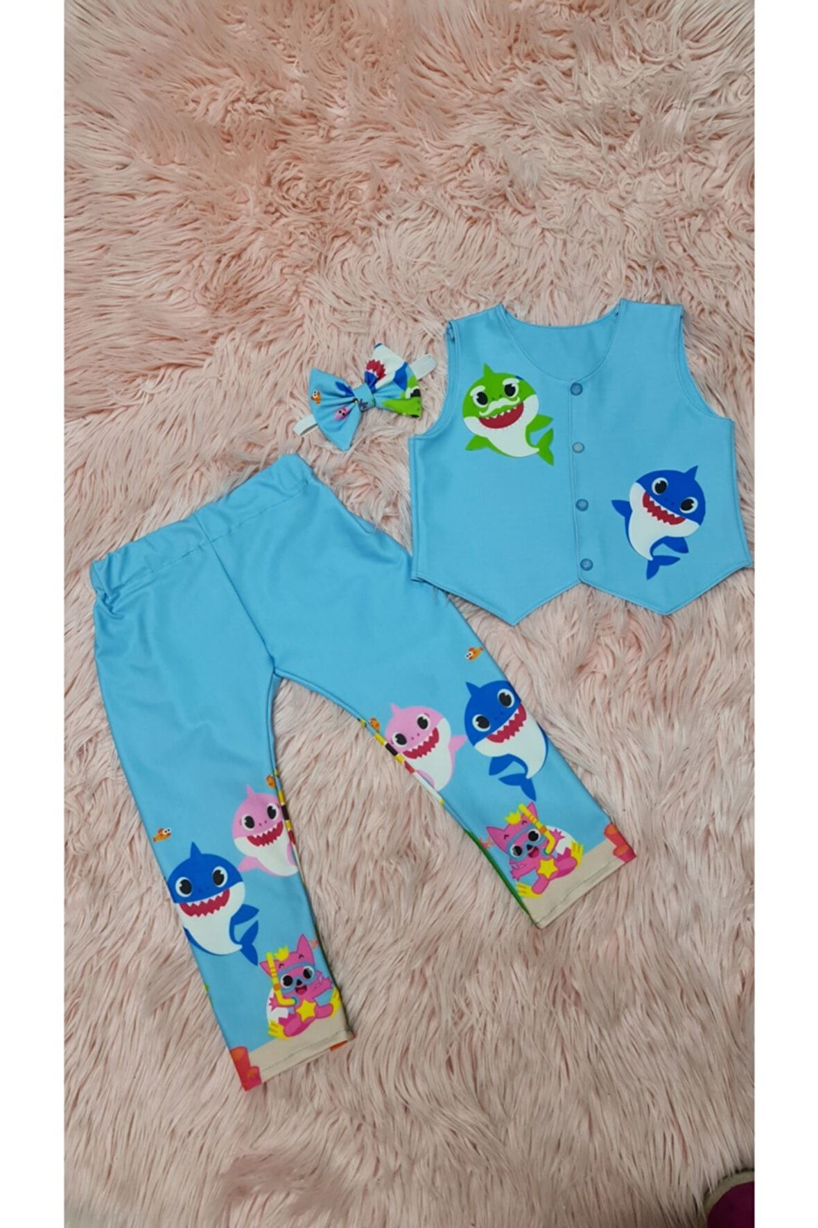 Erkek Çocuk Baby Shark Pantalon Yelek Papyon Takım