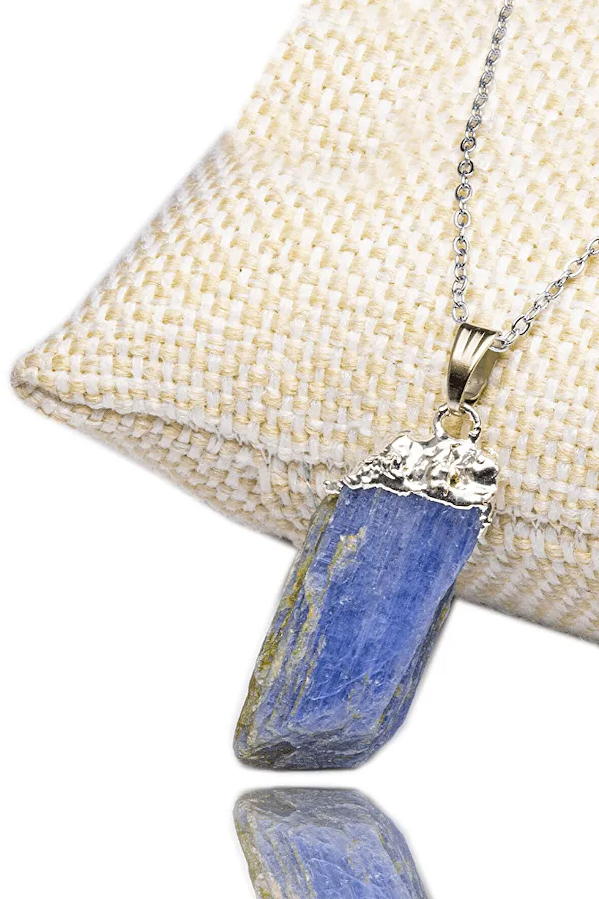 Sertifikalı Ham Işlenmemiş Kyanit Taşı Kolye