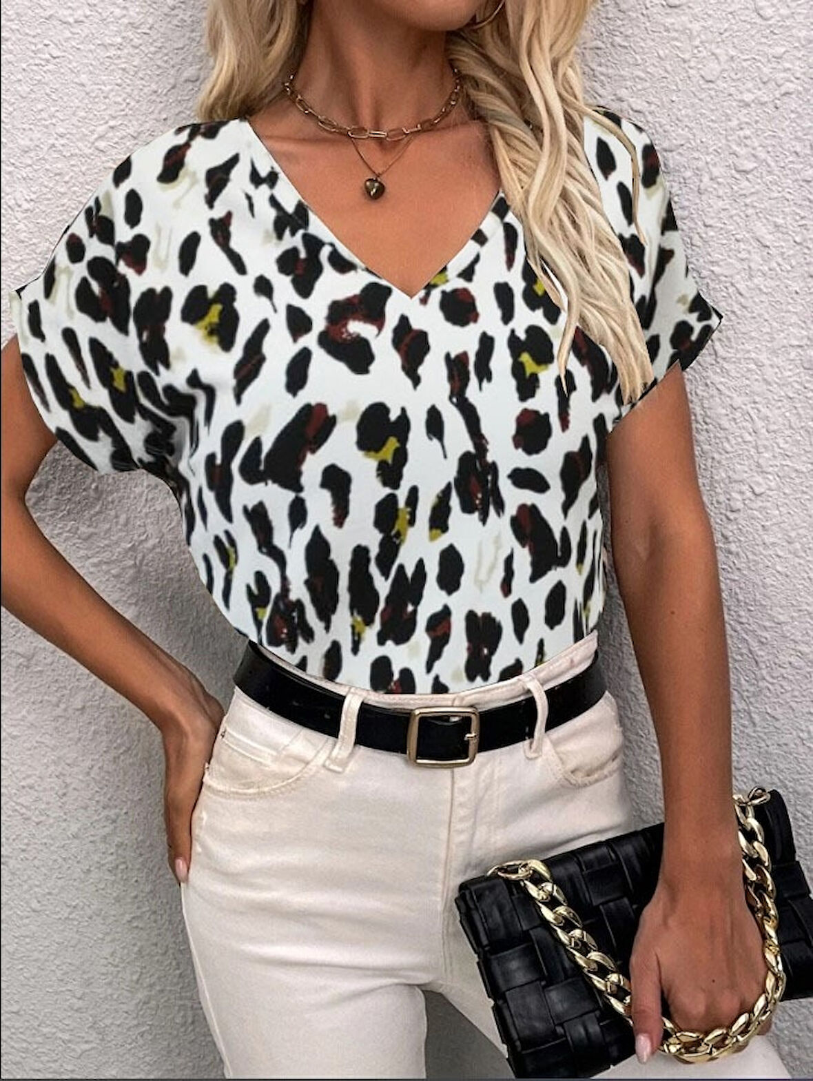 JANES Kadın Kısa Kollu V Yaka Leopar Desen Krep Bluz