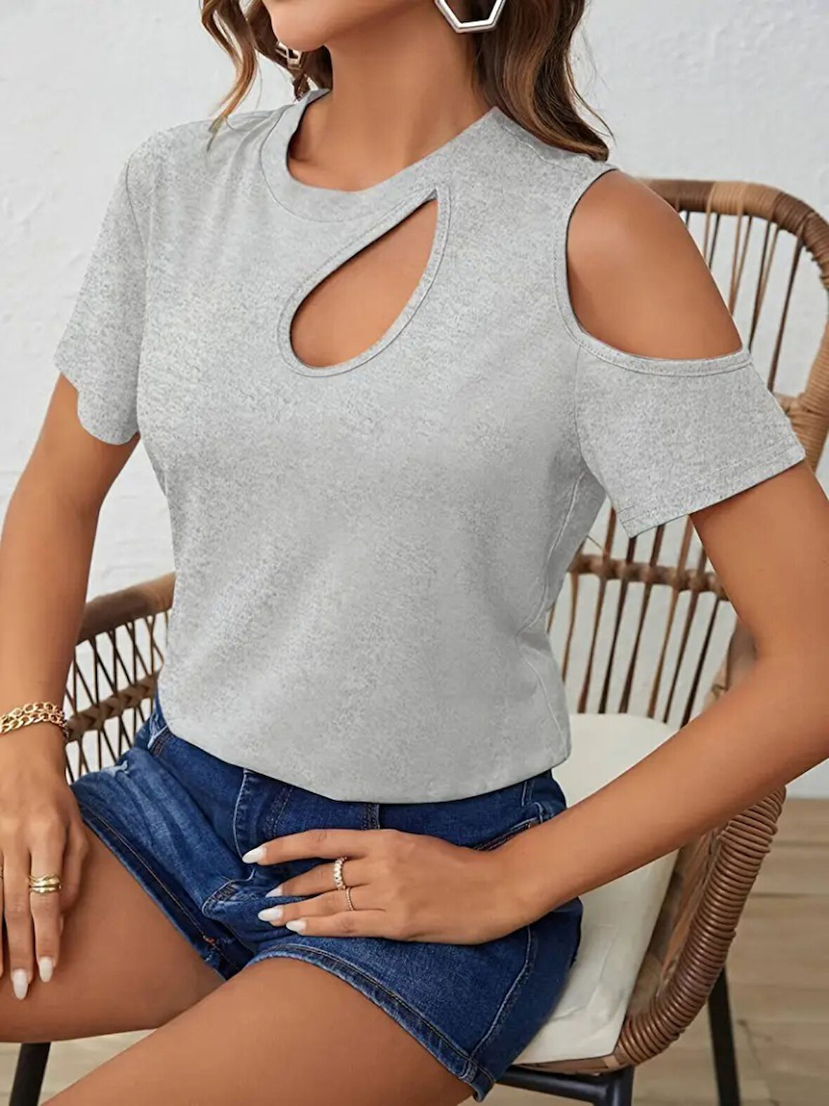 JANES Kadın Kısa Kollu Tek Omuzu Açık Damla Detaylı Viskon Bluz