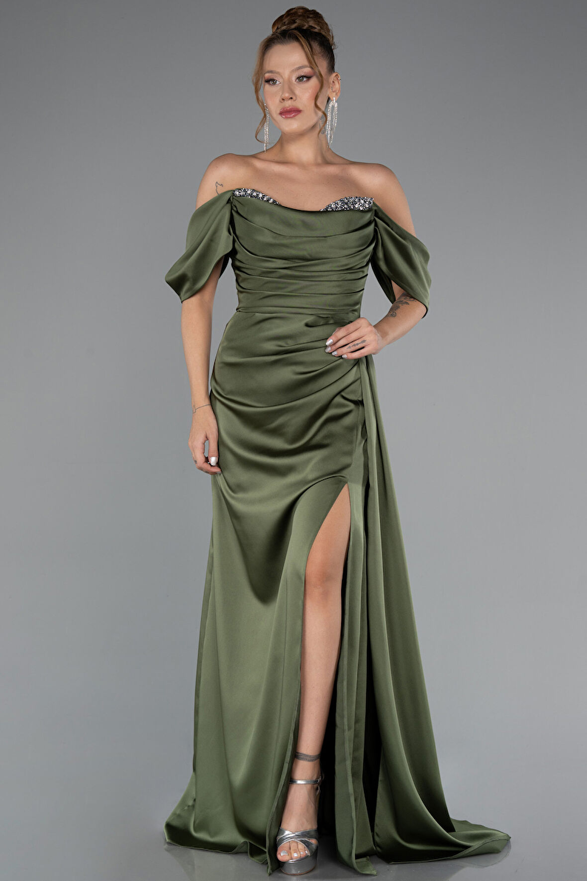 Kayık Yaka Yırtmaçlı Uzun Saten Abiye ABU2661