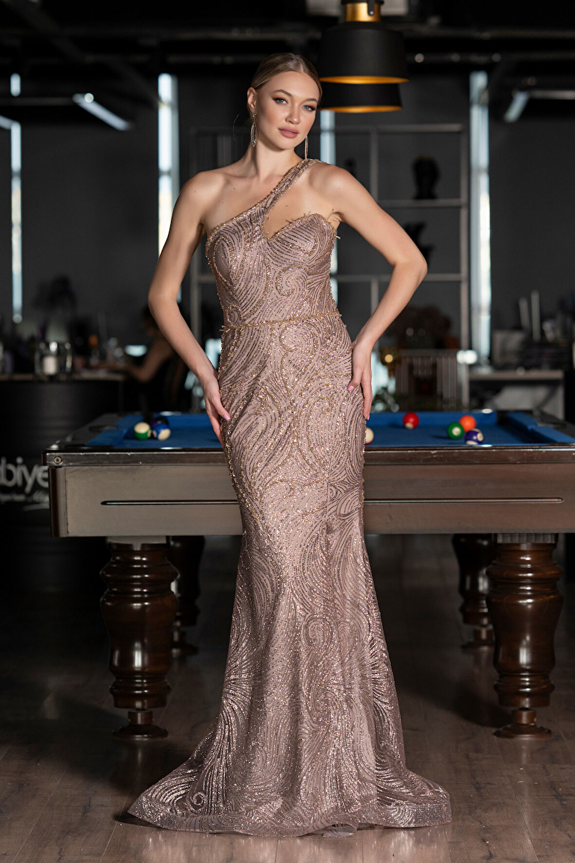 Tek Omuz Bacak Dekolteli Uzun Simli Abiye ABU4697