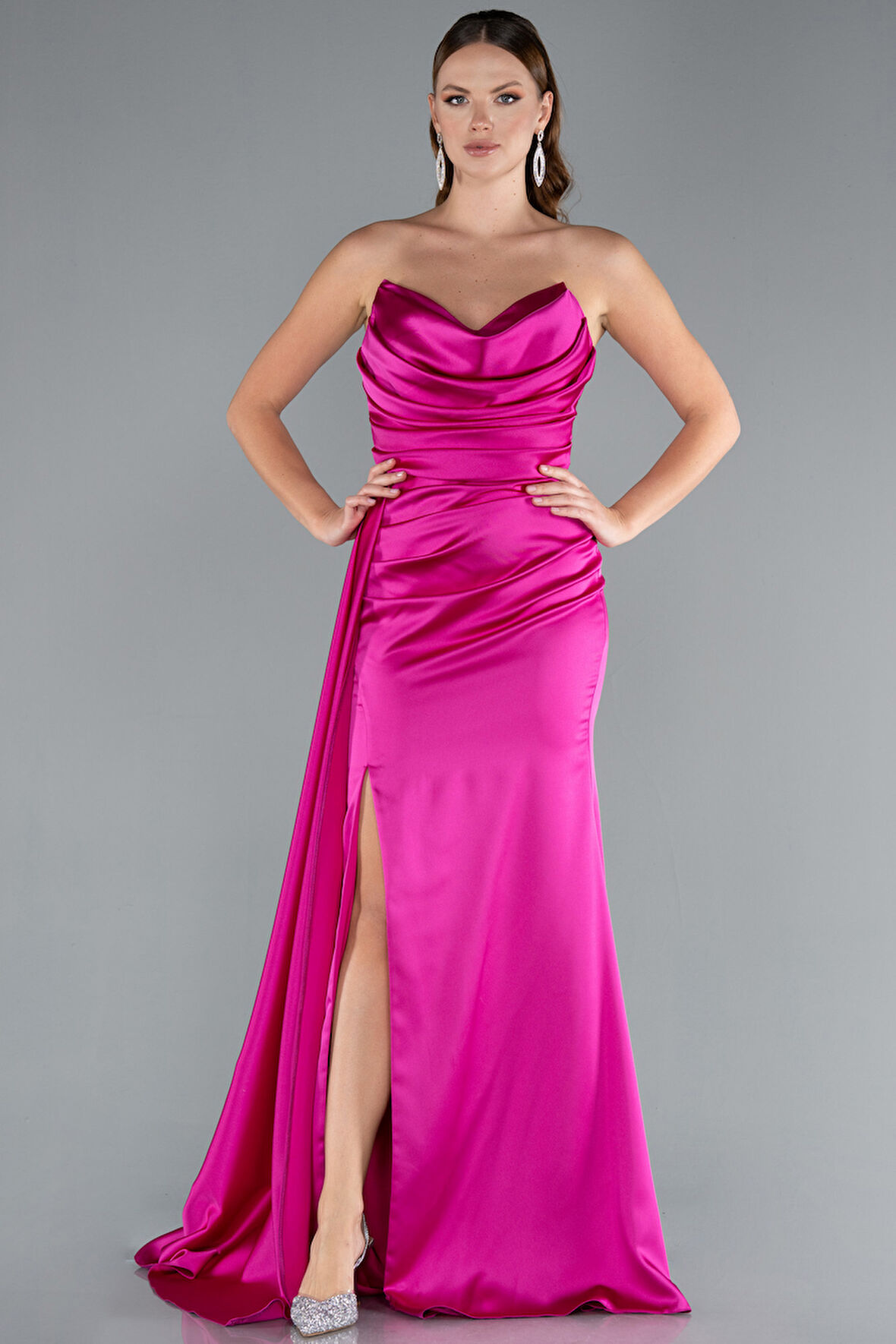 Kedi Kulağı Straplez Yırtmaçlı Uzun Saten Abiye ABU4841