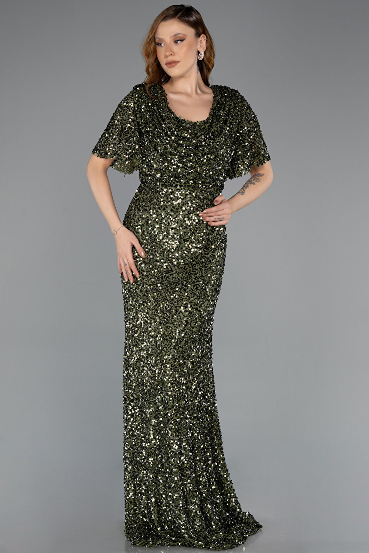 Kısa Kol Degaje Yaka Uzun Pullu Büyük Beden Abiye ABU4926