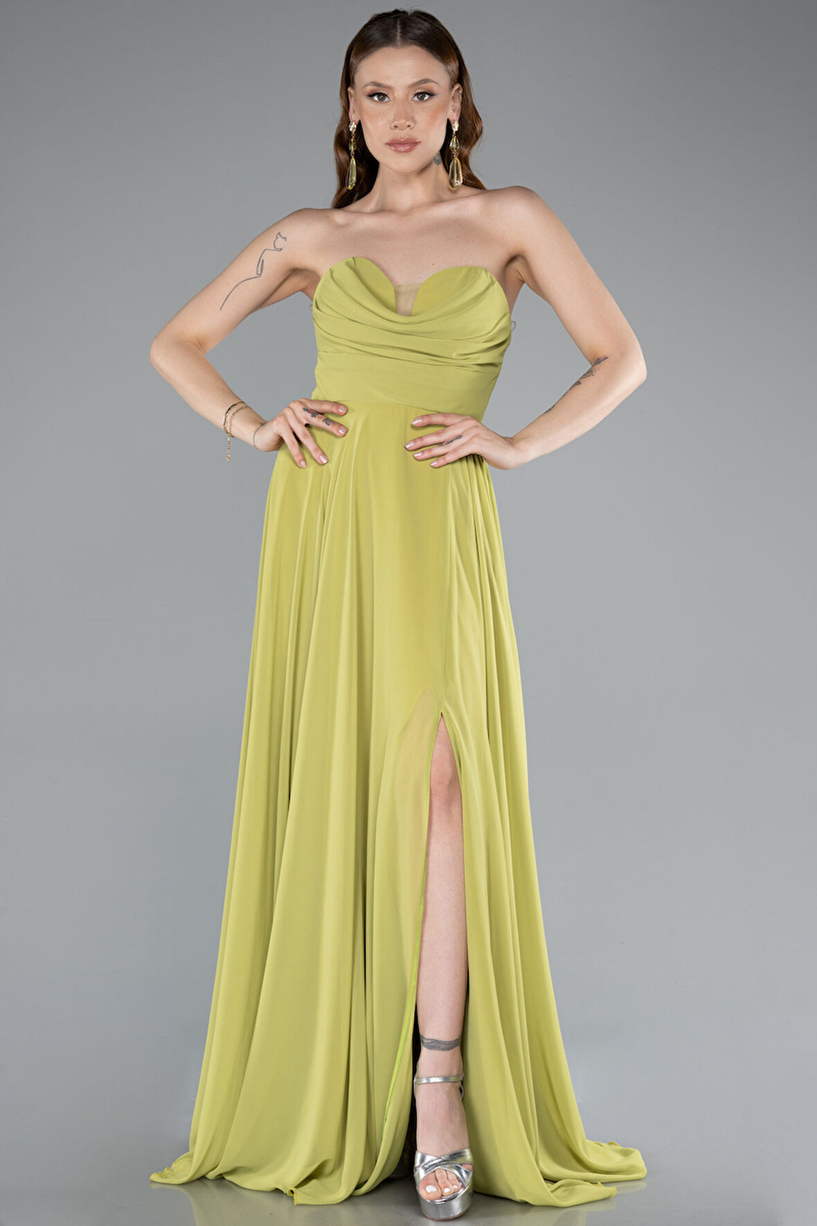 Straplez Bacak Dekolteli Uzun Şifon Mezuniyet Elbisesi ABU4966