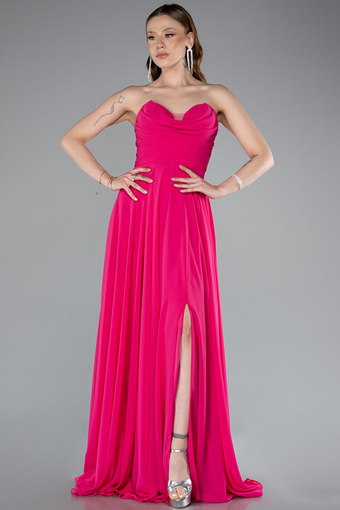 Straplez Bacak Dekolteli Uzun Şifon Mezuniyet Elbisesi ABU4966