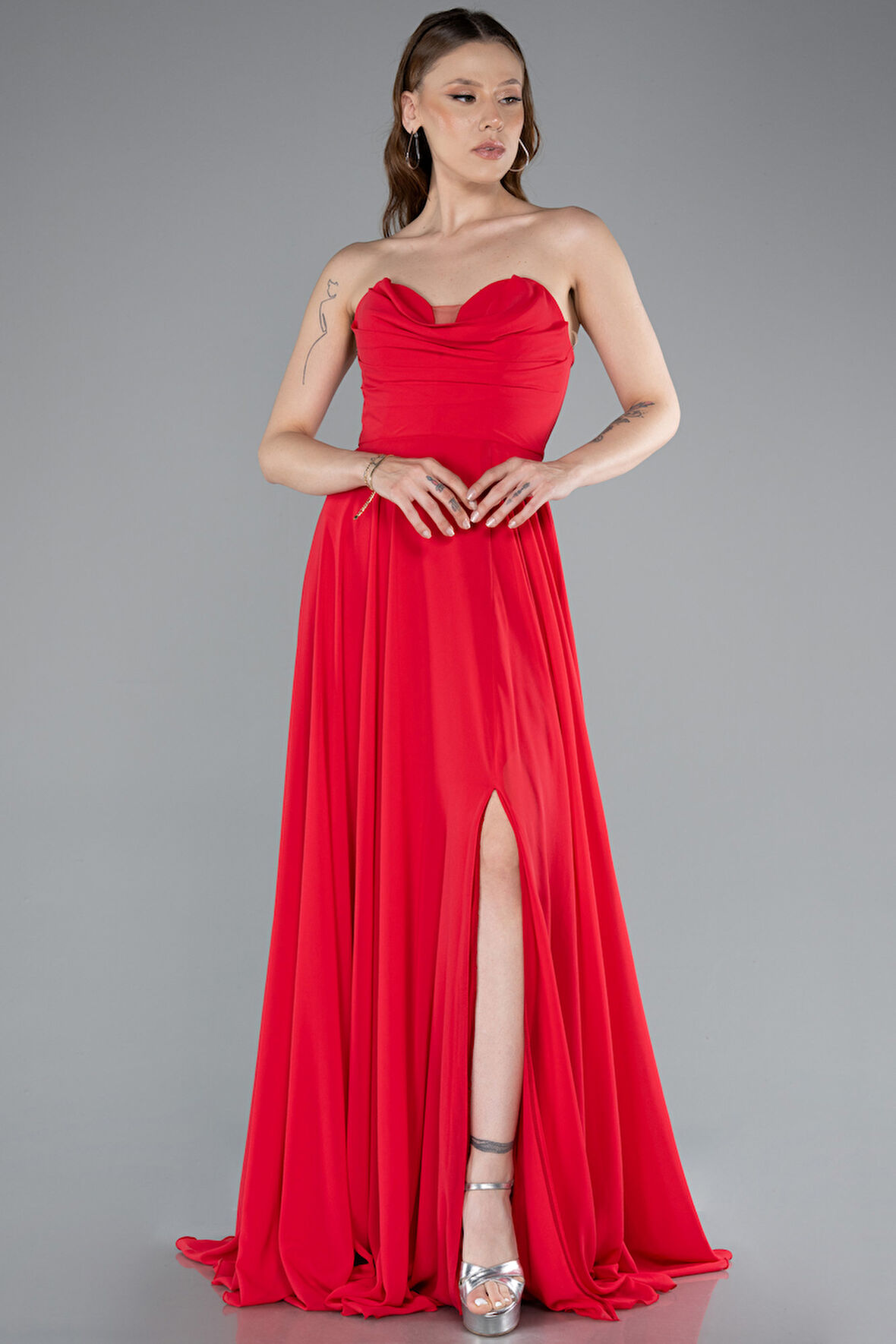 Straplez Bacak Dekolteli Uzun Şifon Mezuniyet Elbisesi ABU4966