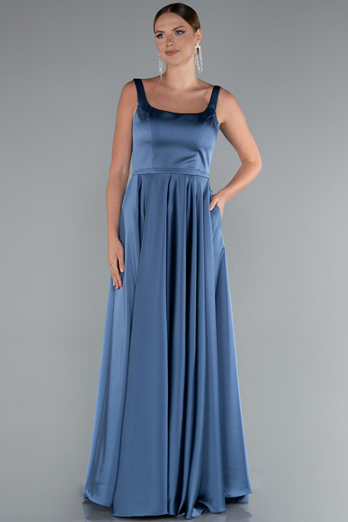 Askılı Kare Yaka Uzun Saten Mezuniyet Elbisesi ABU5059