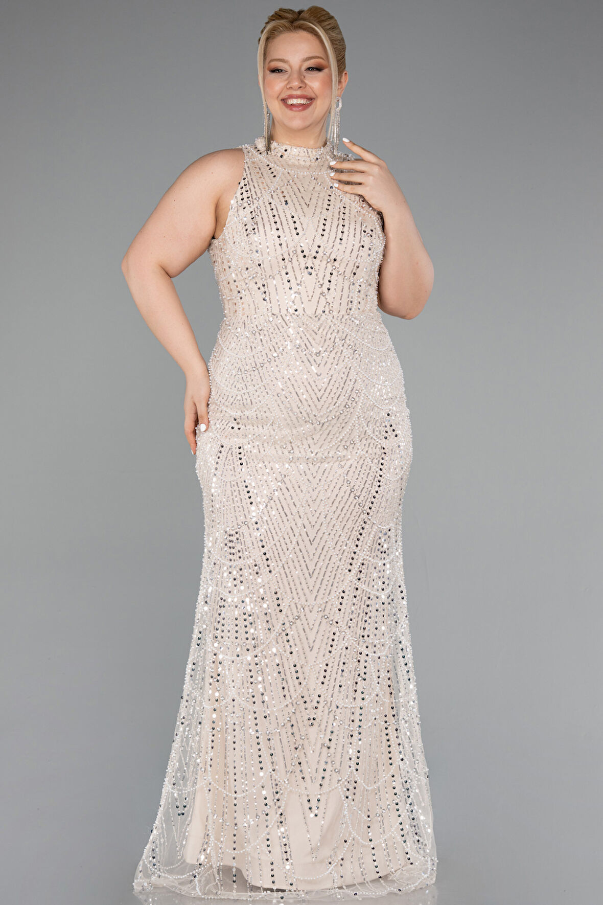 Halter Yaka Uzun Boncuklu Büyük Beden Abiye ABU5063