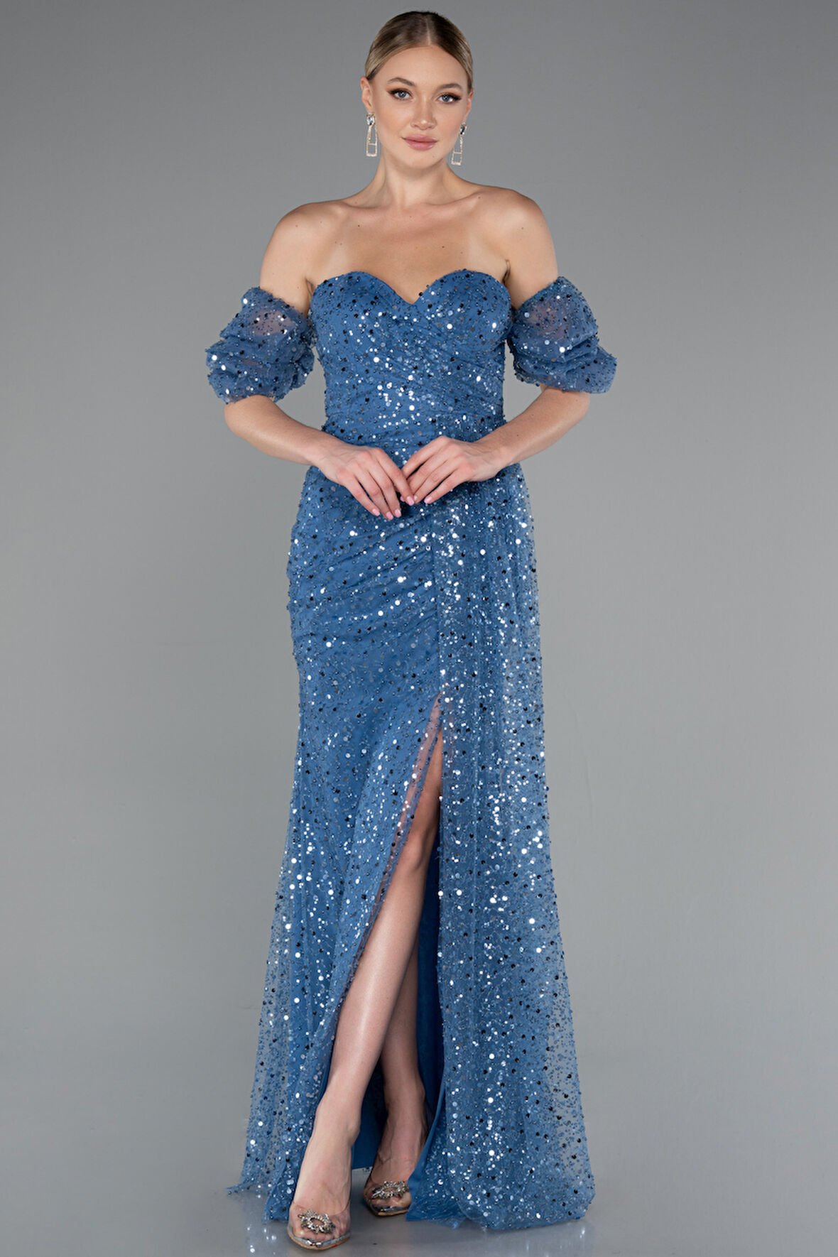 Straplez Yırtmaçlı Kol Aksesuarlı Uzun Pullu Abiye ABU5075