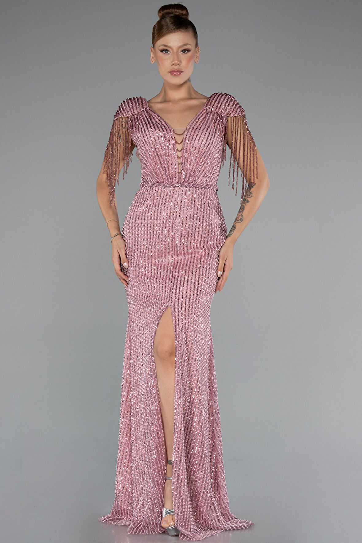 Bacak Dekolteli Uzun Taşlı Özel Tasarım Abiye ABU5132