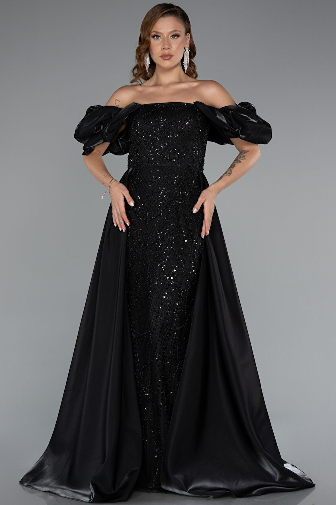 Kayık Yaka Saten Kuyruklu Uzun Boncuklu Abiye ABU5154