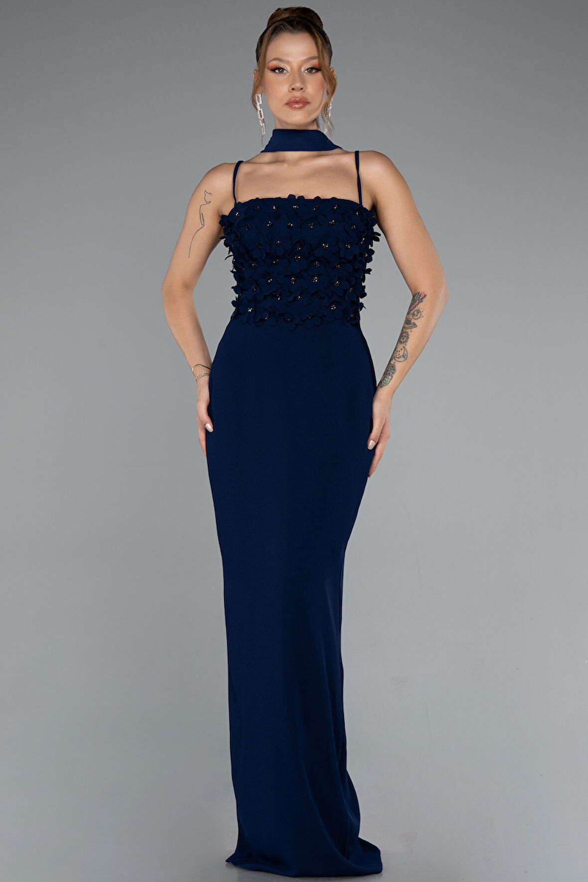 Askılı Üç Boyut Çiçekli Şallı Uzun Abiye Elbise ABU5181