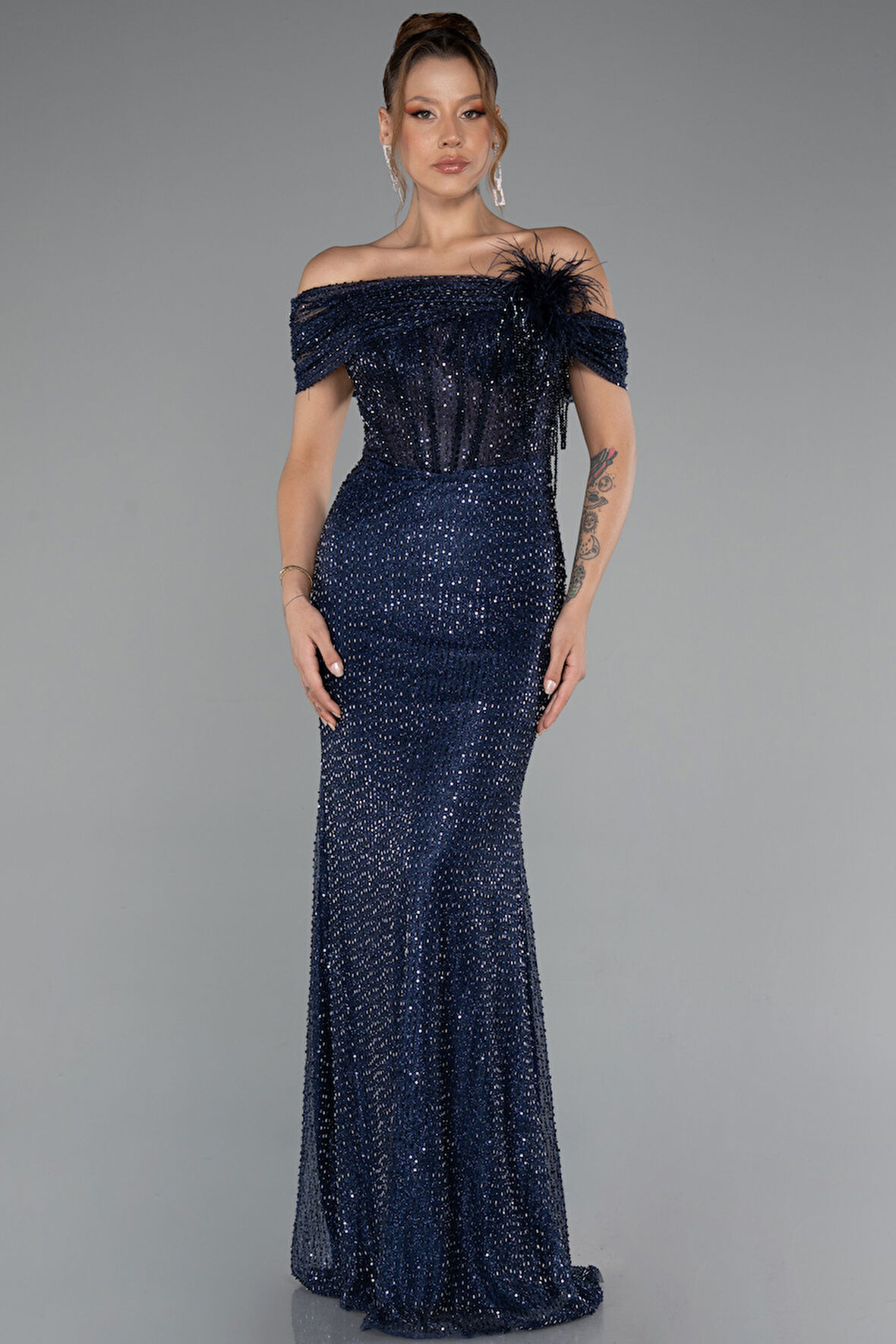 Kayık Yaka Taşlı Uzun Özel Tasarım Abiye ABU5183