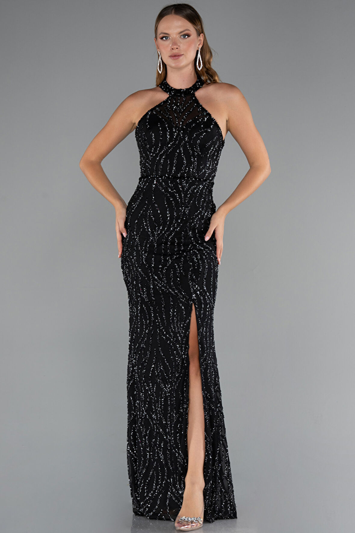 Halter Yaka Bacak Dekolteli Uzun Simli Abiye ABU5213