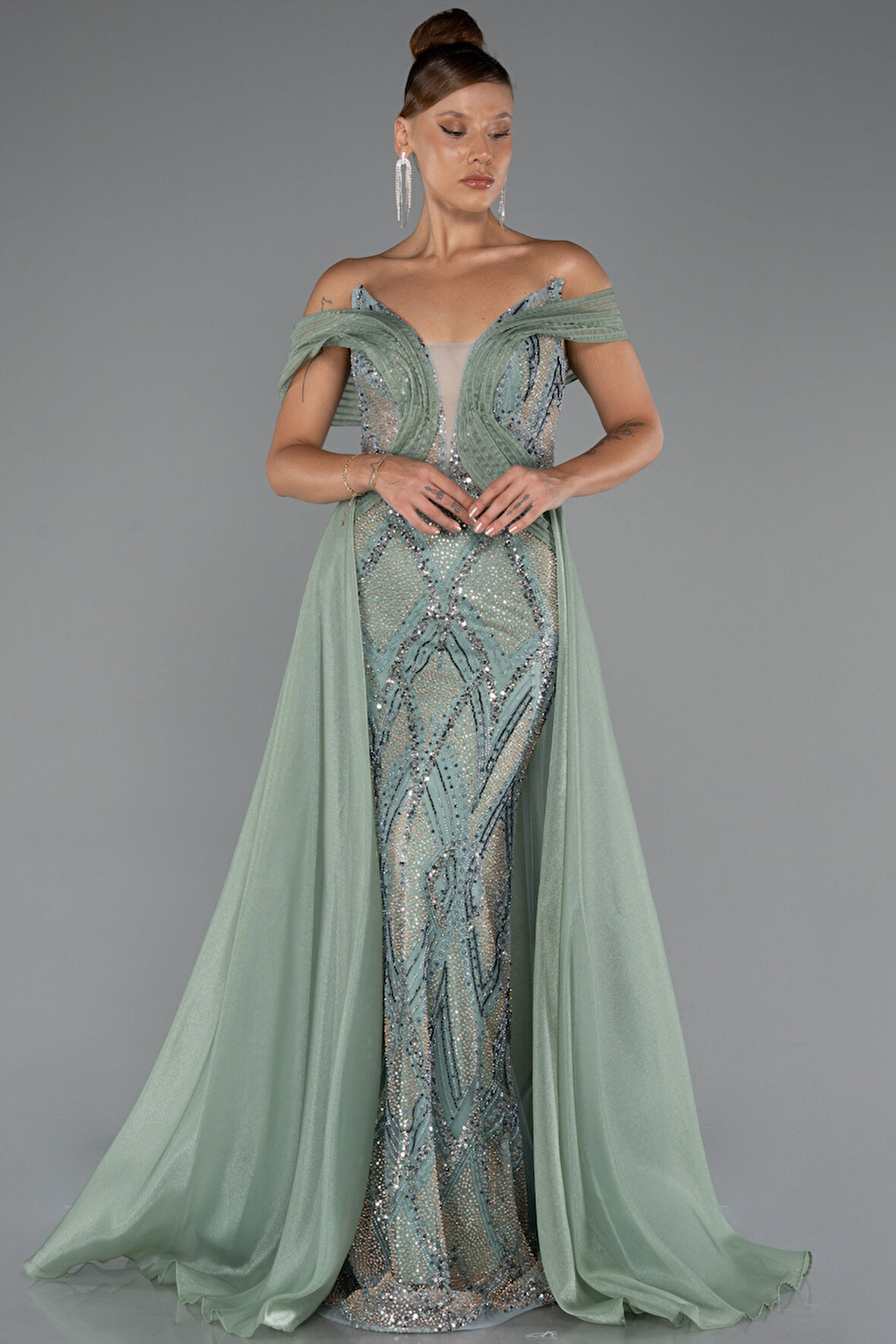 Kayık Yaka Taşlı Uzun Kuyruklu Özel Tasarım Abiye ABU5254