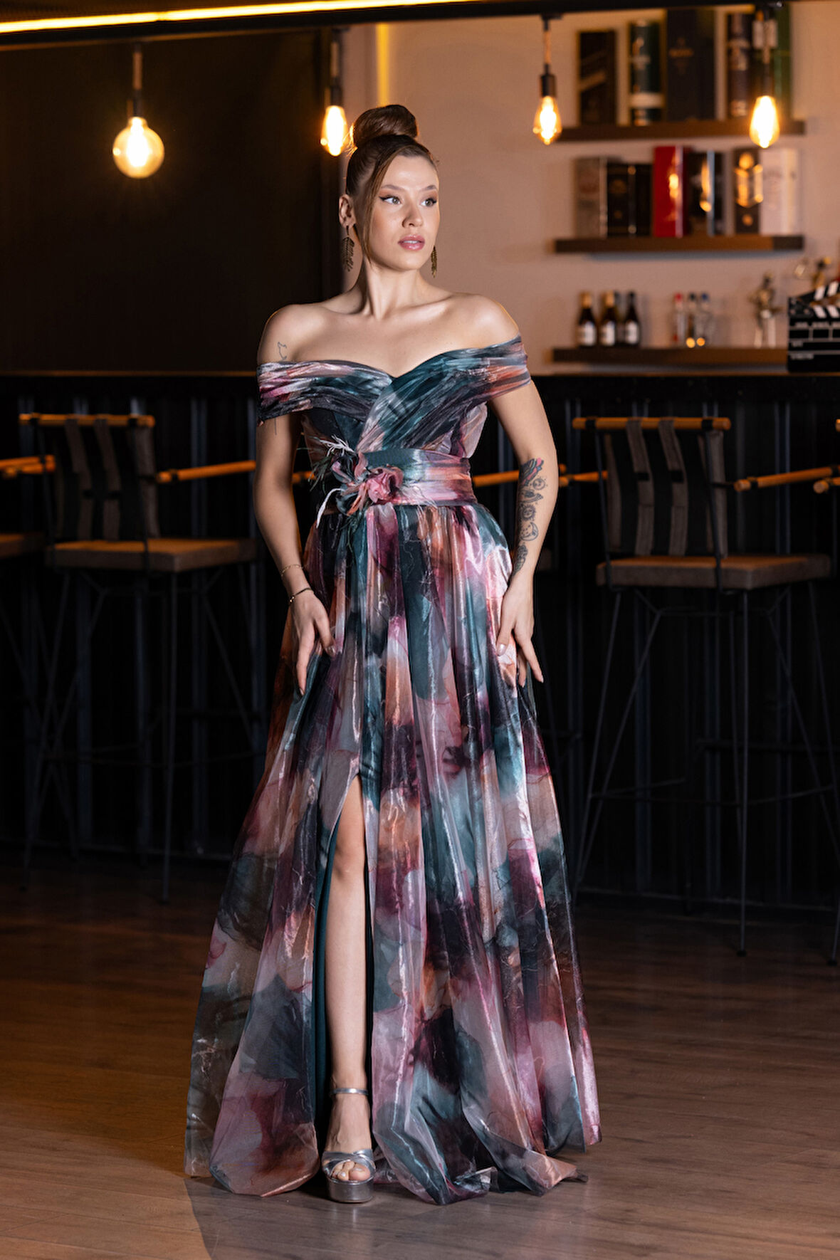 Kayık Yaka Yırtmaçlı Uzun Empirme Abiye Elbise ABU5262