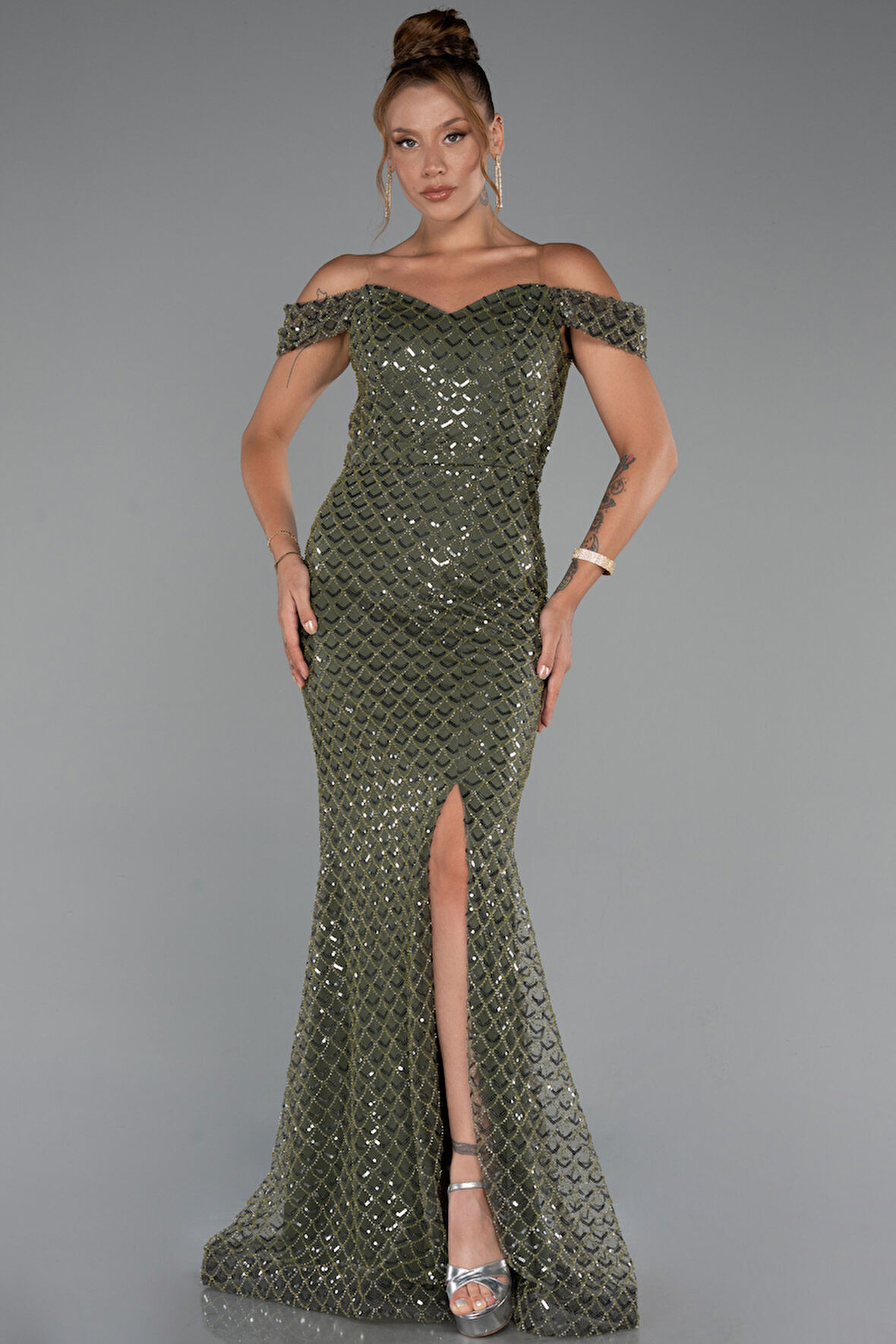 Kayık Yaka Boncuklu Uzun Abiye Elbise ABU5286