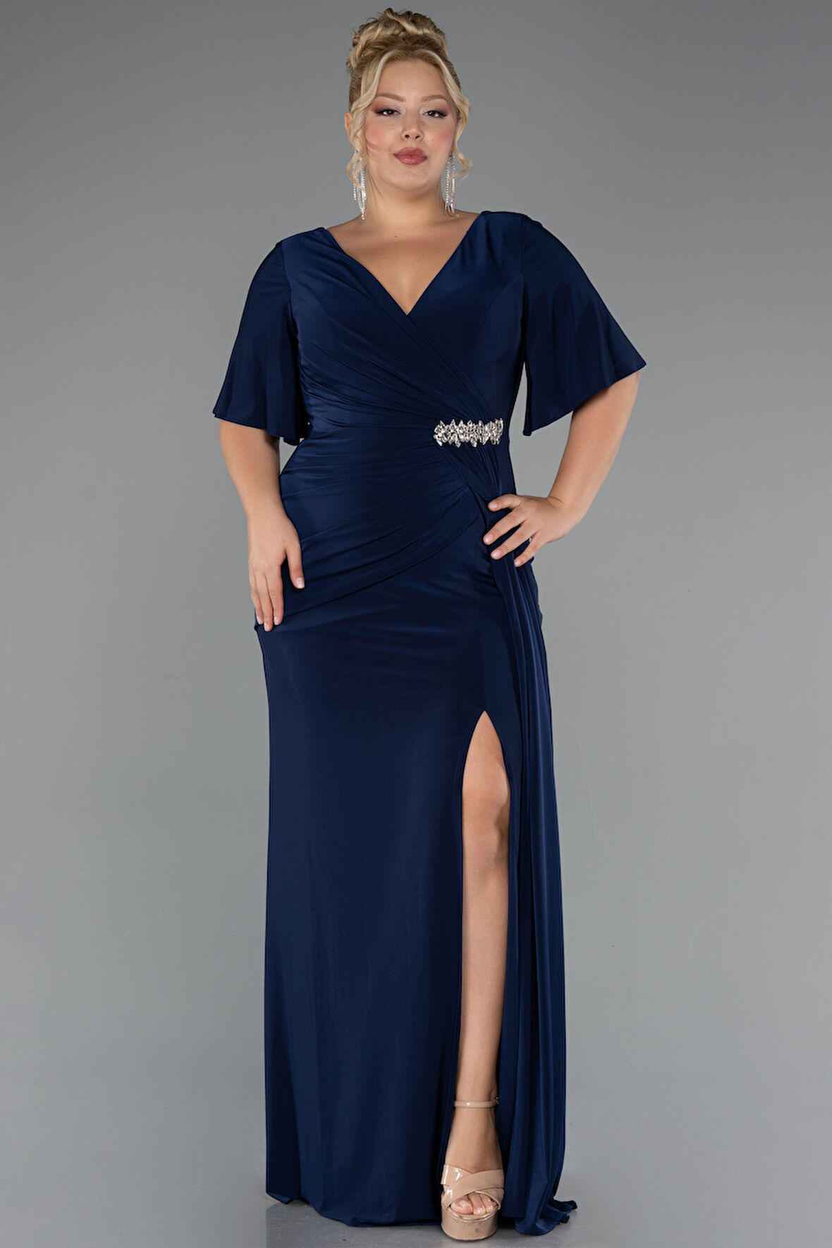 Kısa Kol Yırtmaçlı Uzun Büyük Beden Abiye ABU5287