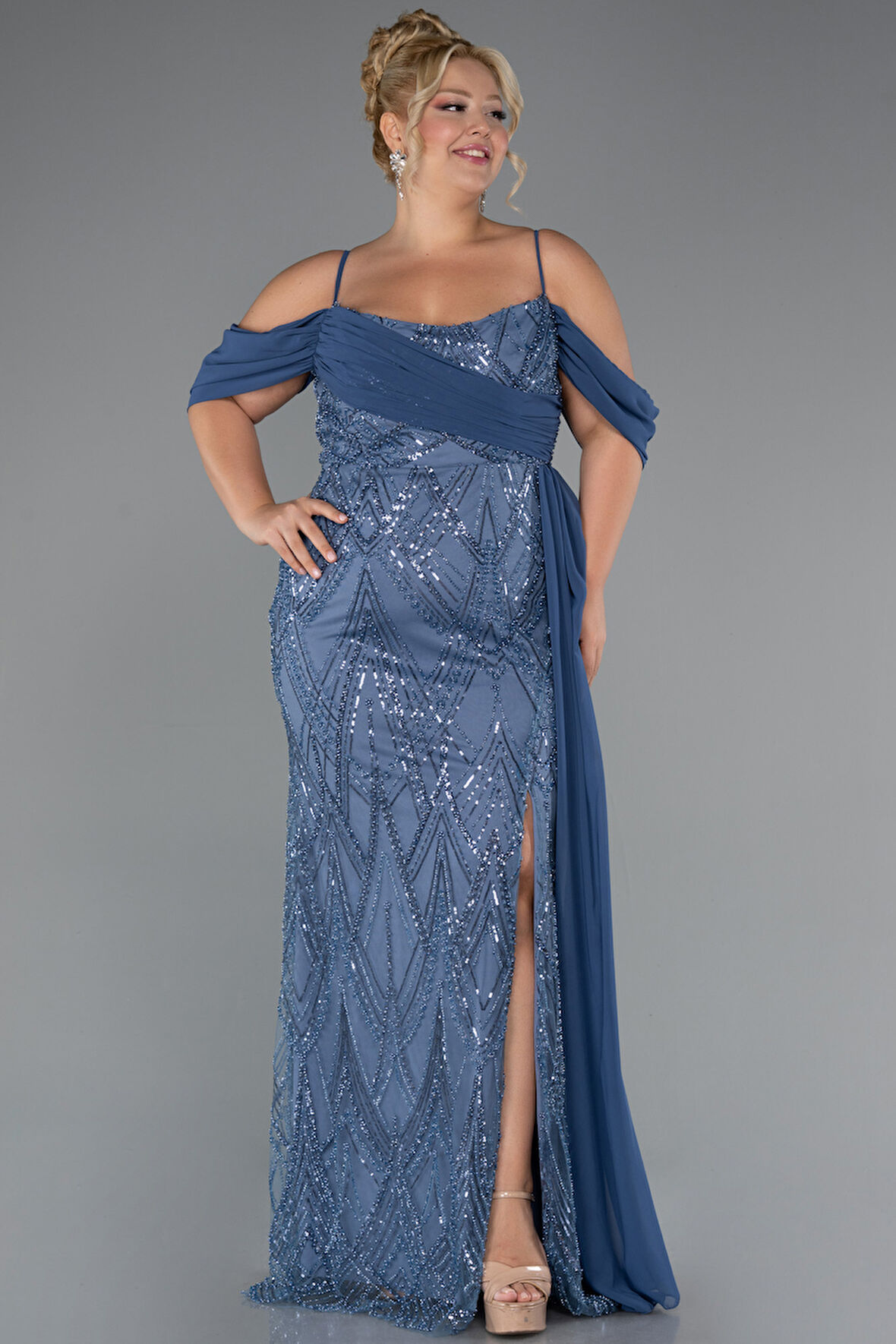 Bacak Dekolteli Uzun Boncuklu Büyük Beden Abiye ABU5319