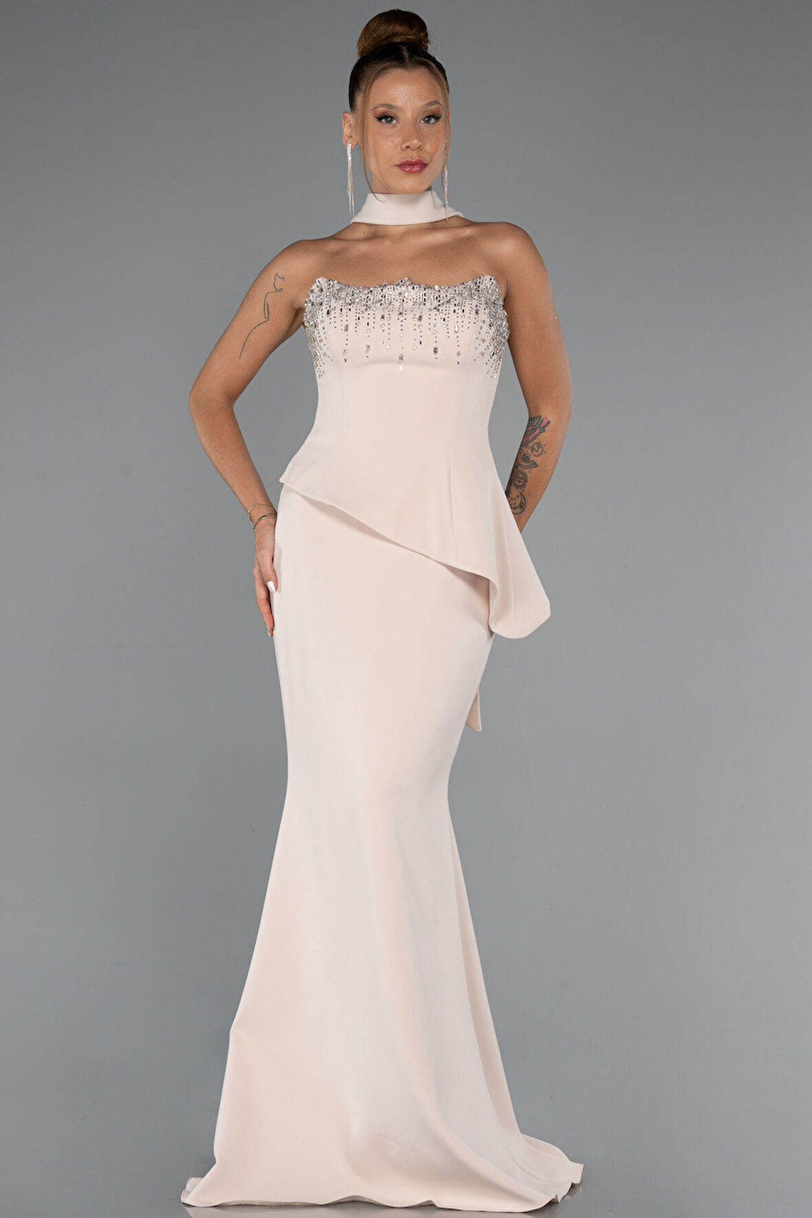 Taşlı Straplez Yaka Peplum Kesim Uzun Abiye ABU5329