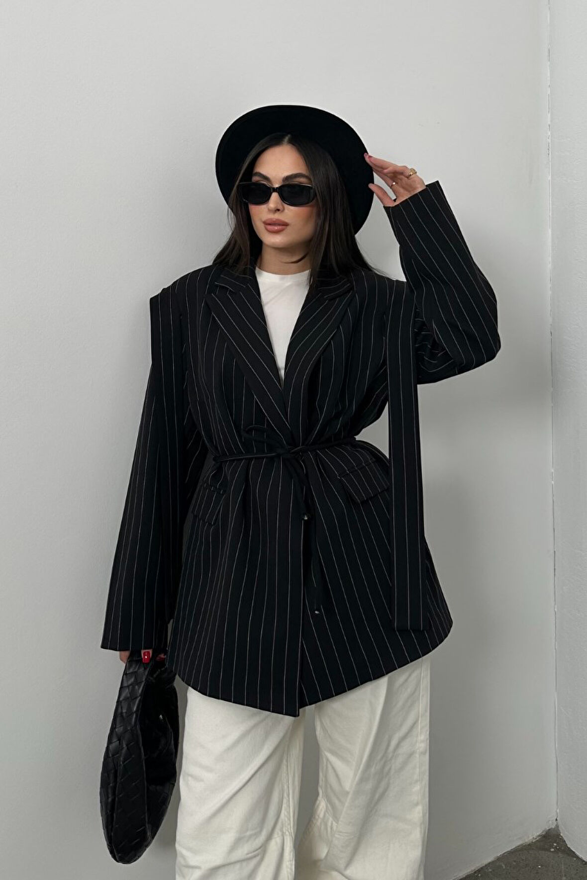 Kadın Oversize Blazer Ceket Çizgili Kuşaklı Omuz Detaylı