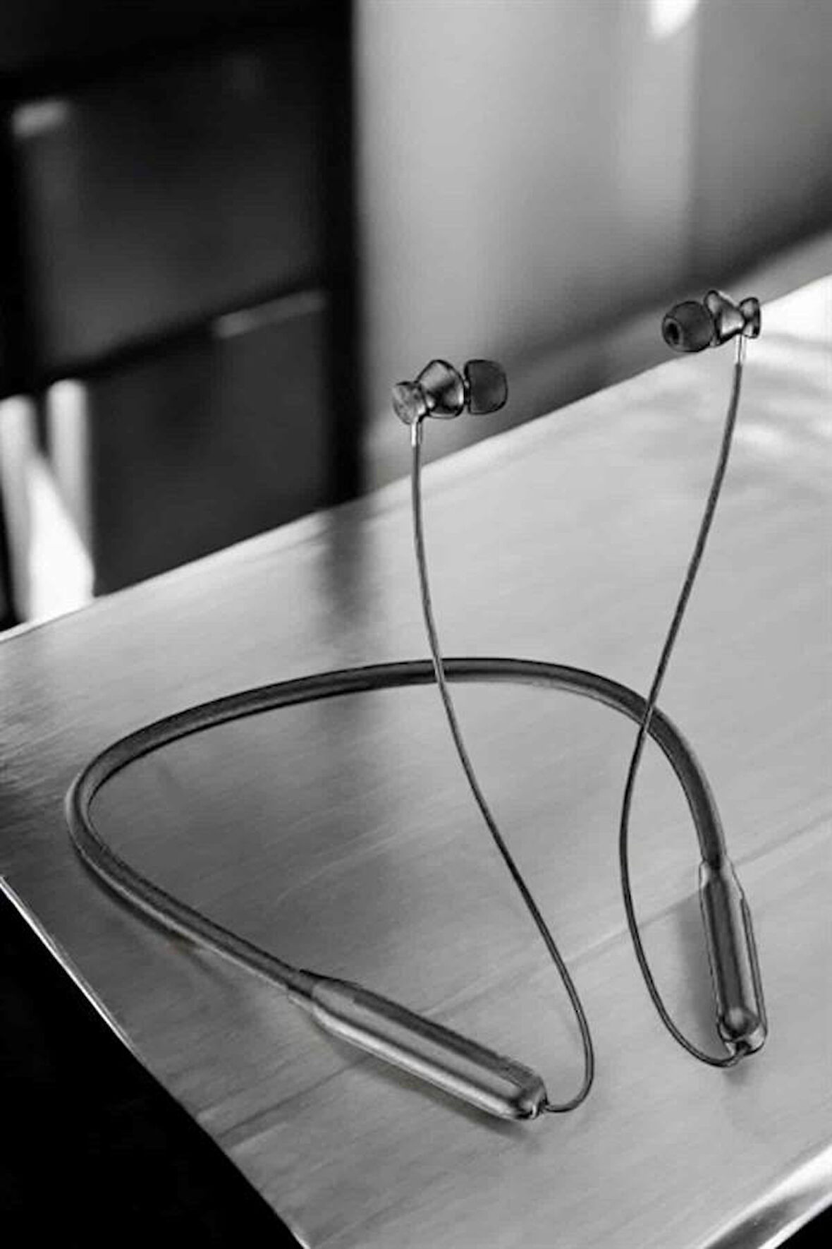 Dijital Göstergeli Kulak İçi Kablosuz Bluetooth Kulaklık Boyun Bantlı