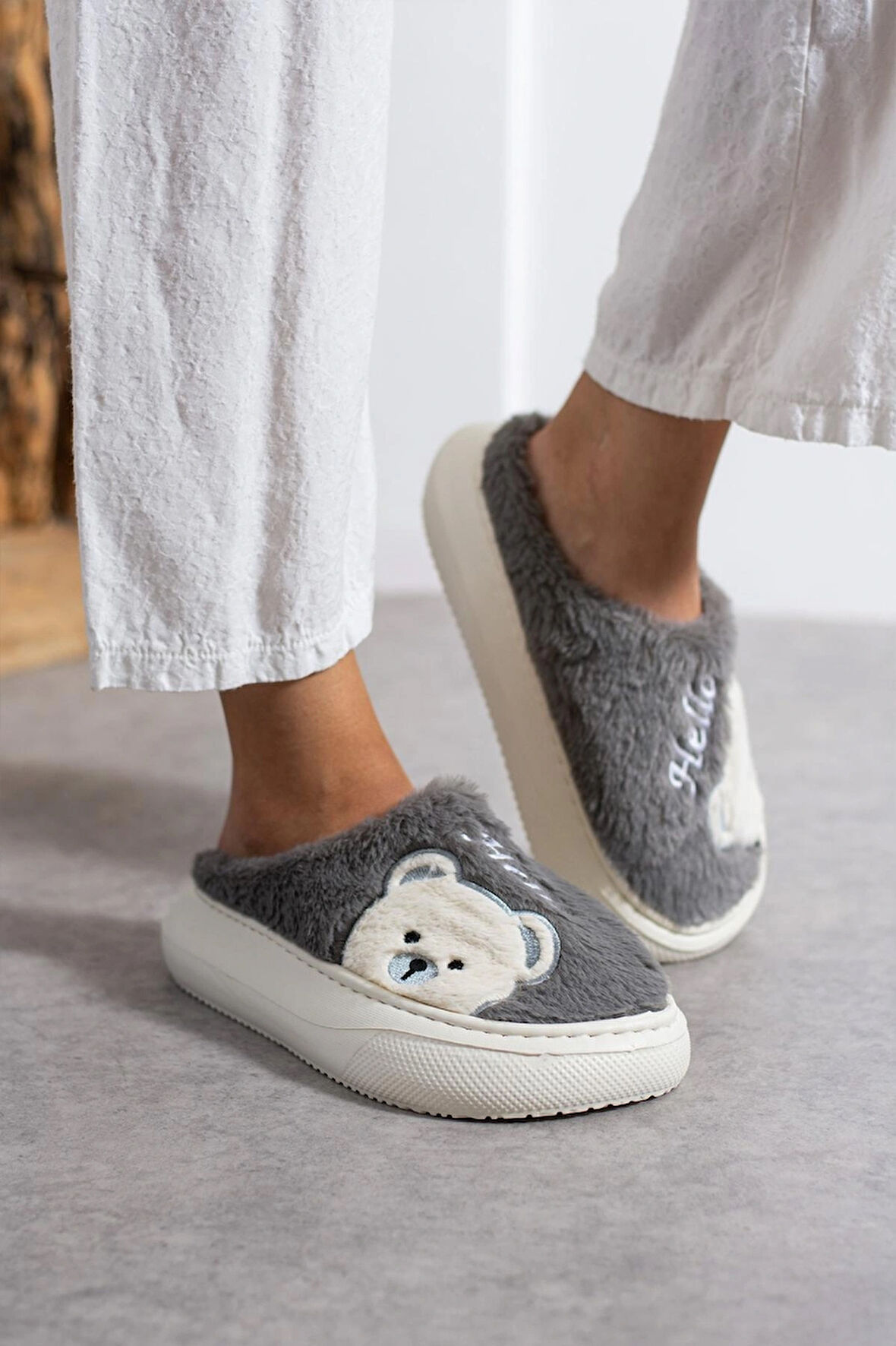 Kadın Peluş Panduf Kışlık Dikişli Yıkanabilir Sıcak Tutan Kürklü Kaymaz Rahat Taban Terlik