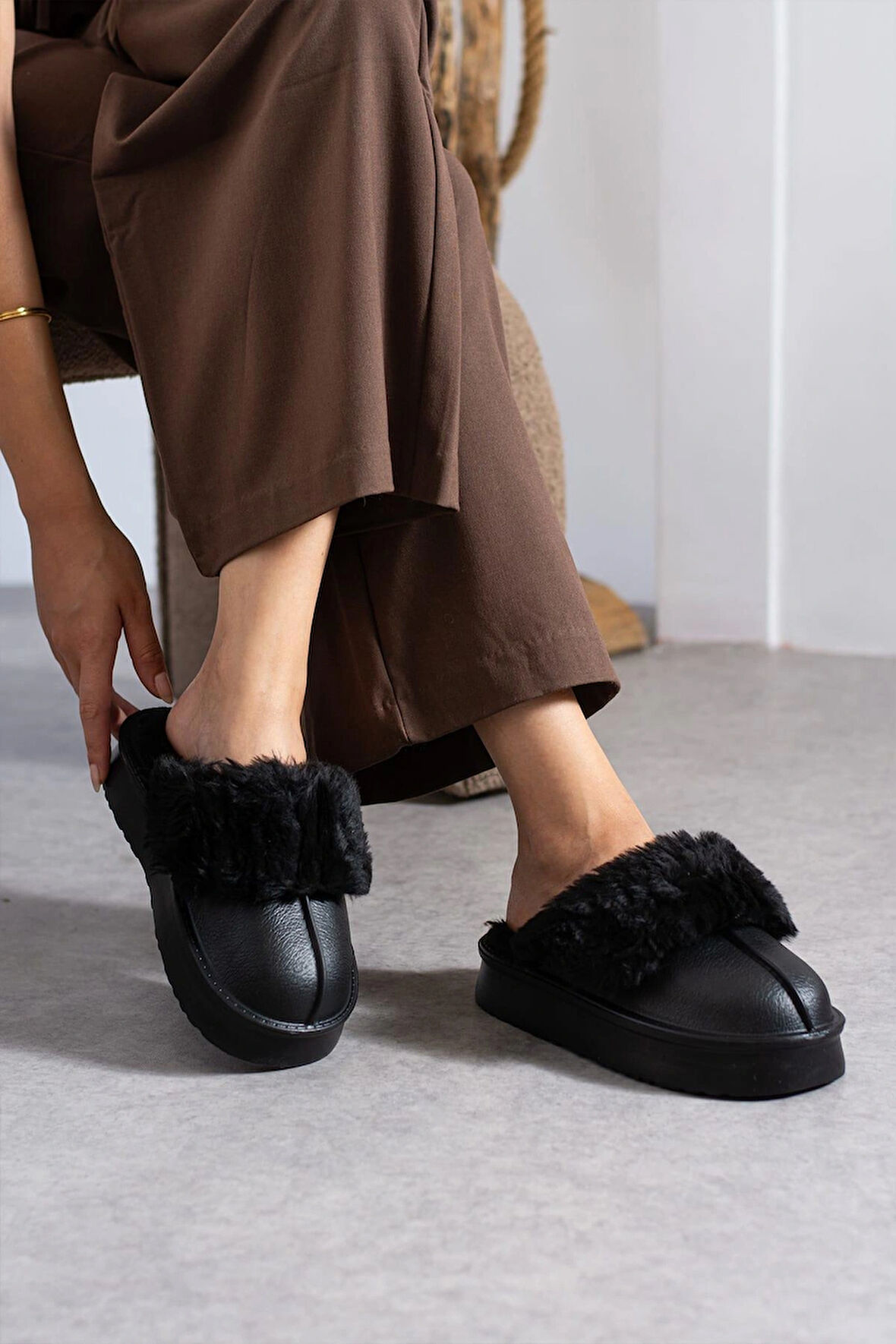 Kadın Cırtlı Çıkarılabilir Rahat Kaymaz Taban Ev Dış Mekan Peluş Terliği