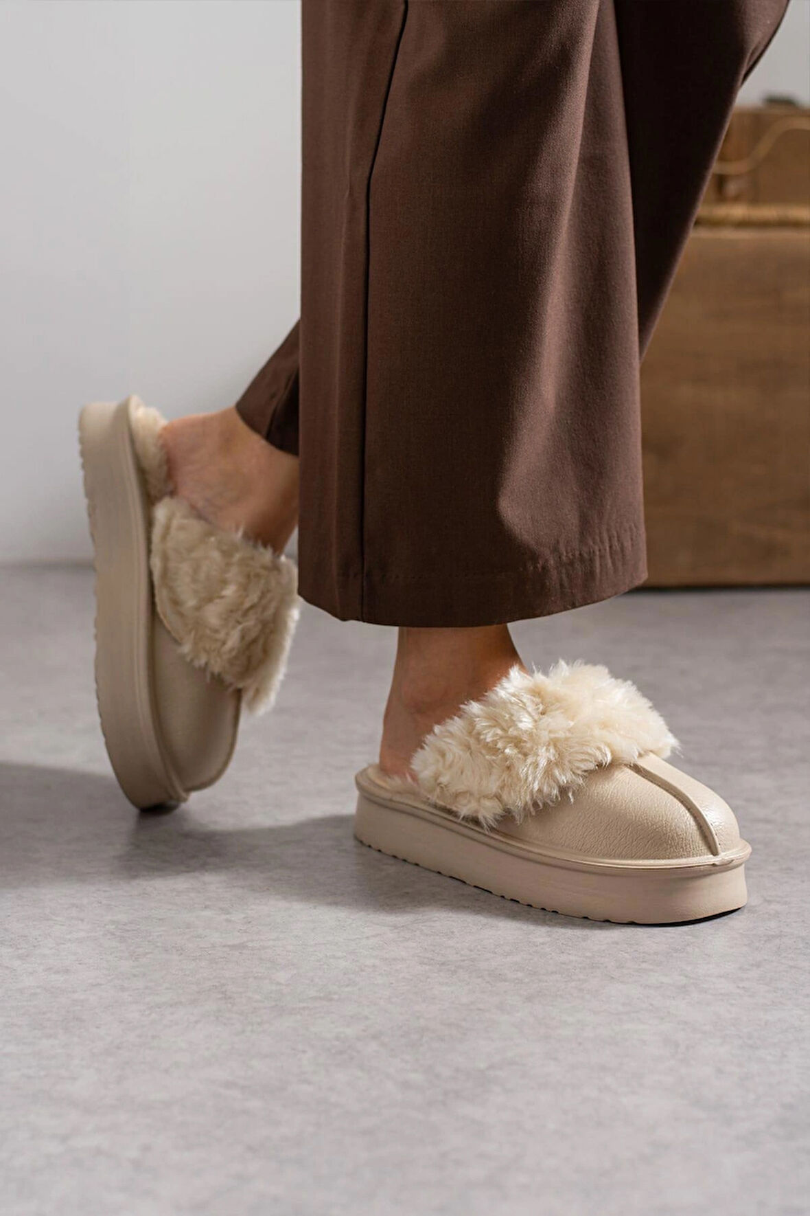 Kadın Cırtlı Çıkarılabilir Rahat Kaymaz Taban Ev Dış Mekan Peluş Terliği