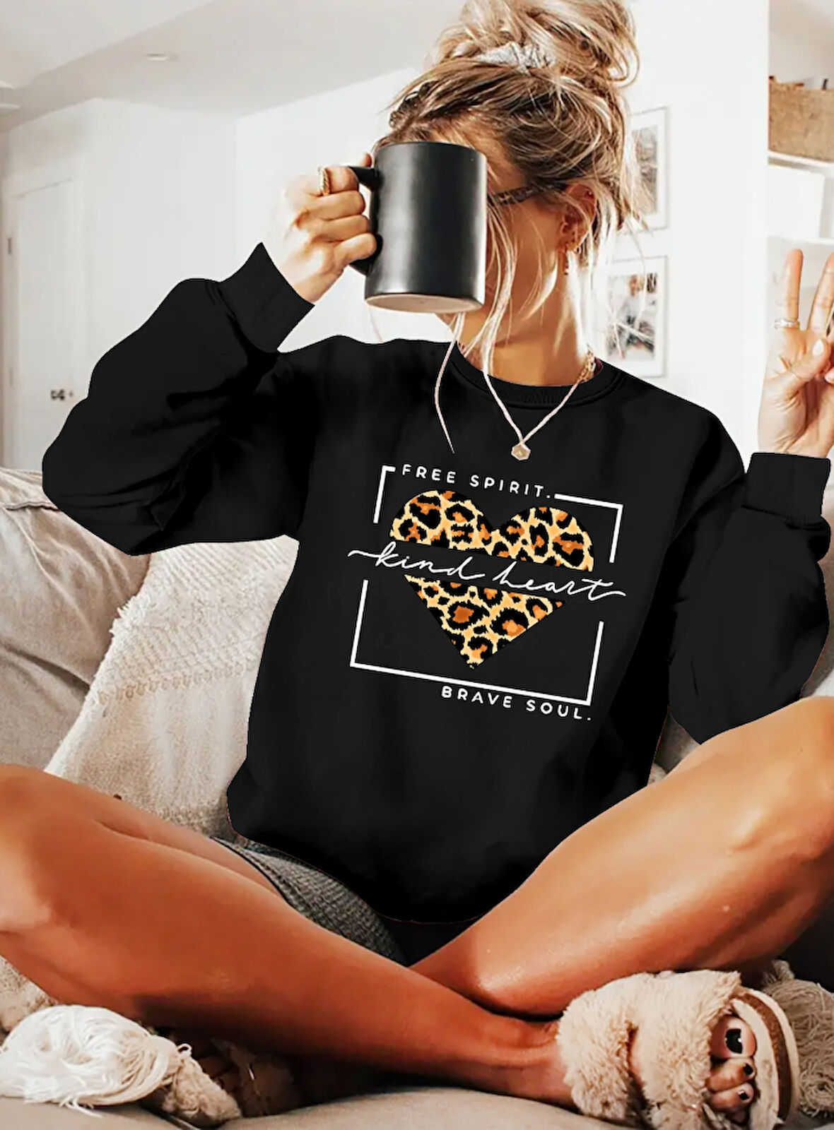 35 AVM Kadın Uzun Kollu Bisiklet Yaka Desenli Viskon Iki Iplik Bluz