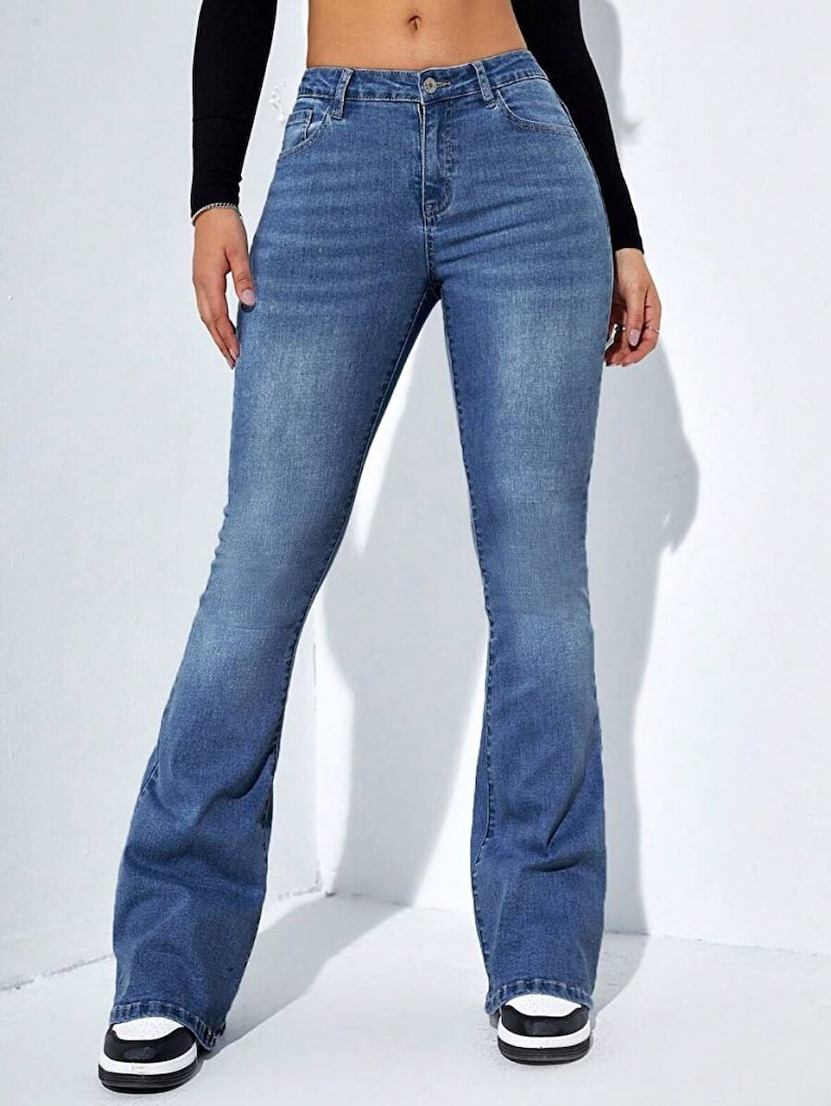 35 AVM Kadın Yüksek Bel Cepli İspanyol Paçalı Kot Jeans Pantolon