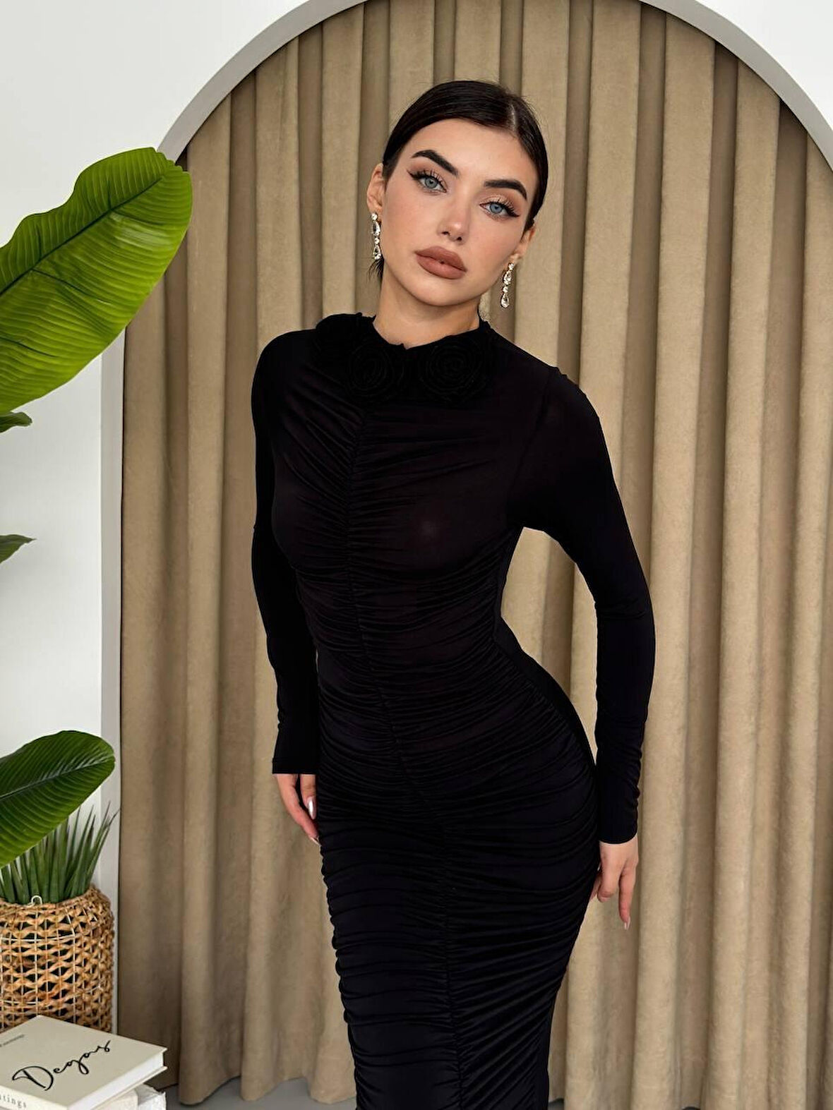 35 AVM Carlis Gül Yaka Elbise