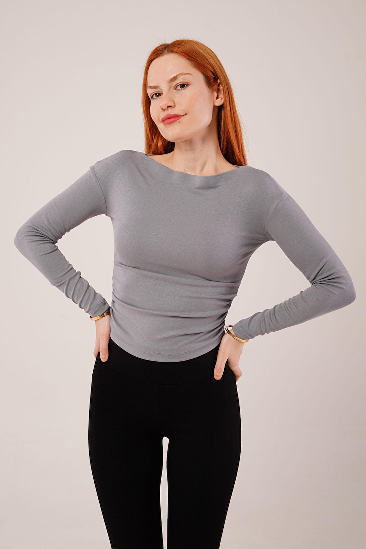 35 AVM Yaka Detay Uzun Kollu Basic Gri Bluz