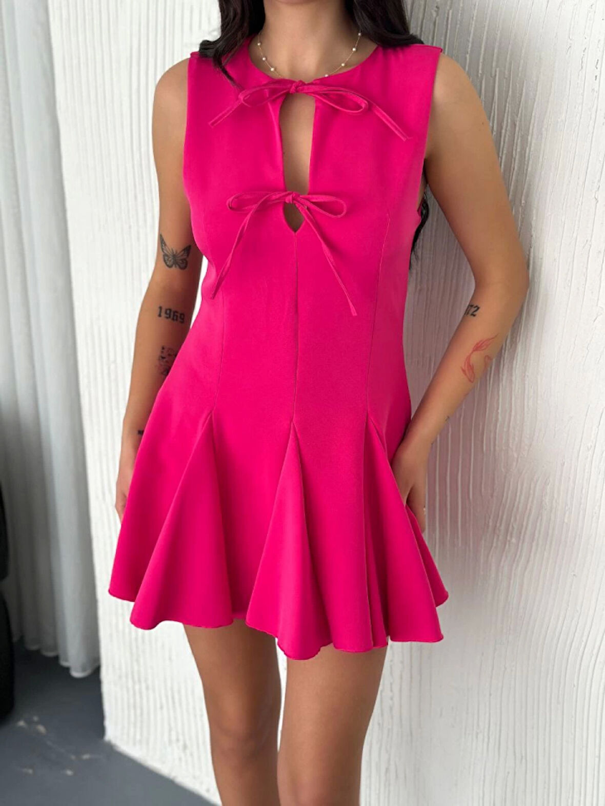 35 AVM Göğüs Bağlamalı Kolsuz Mini Boy Elbise - Pembe