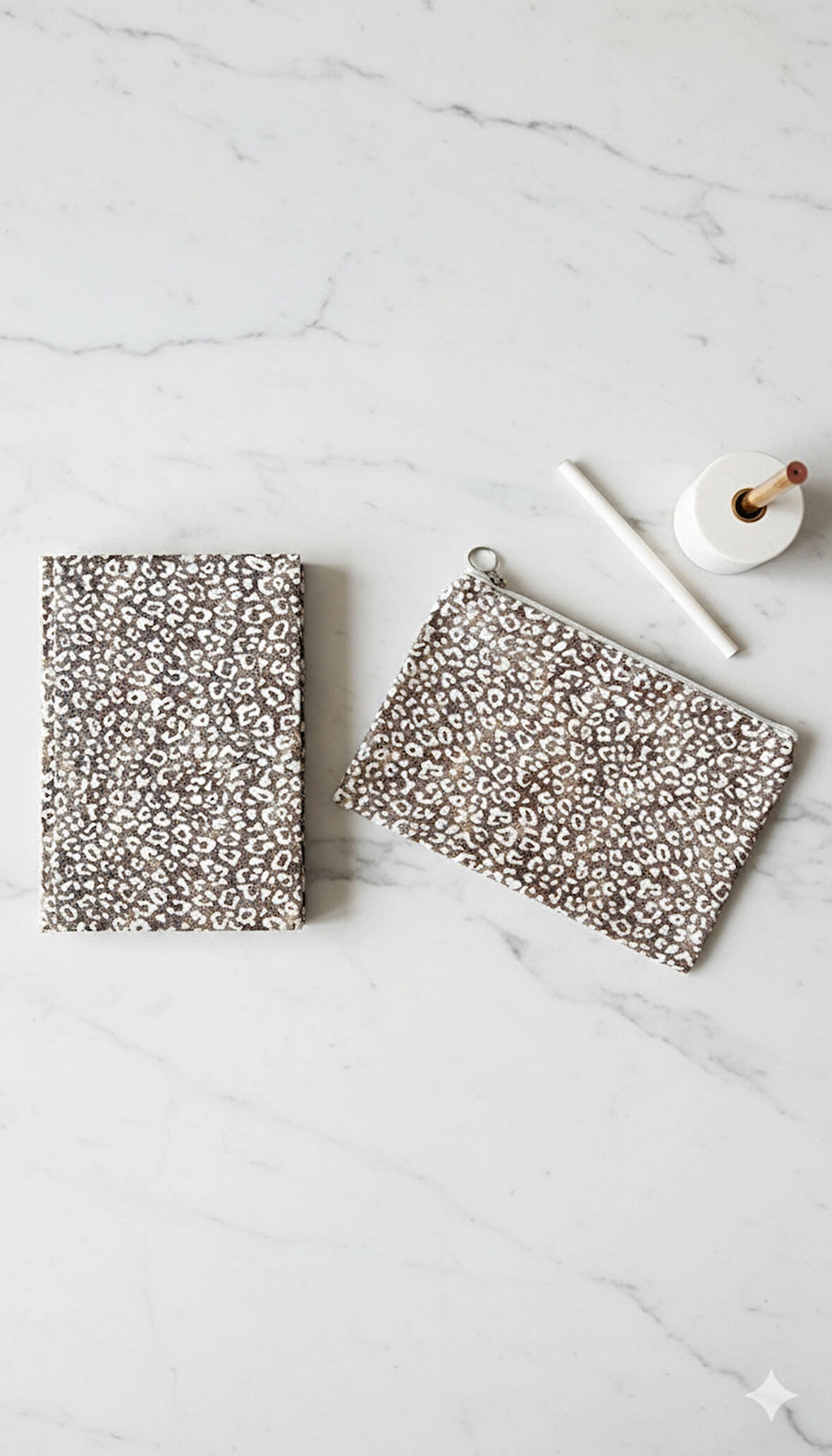 Atakids Lizy Leopar Desenli Süresiz Ajanda ve Çok Amaçlı Aksesuar Çantası (14*20 - 70 yaprak)