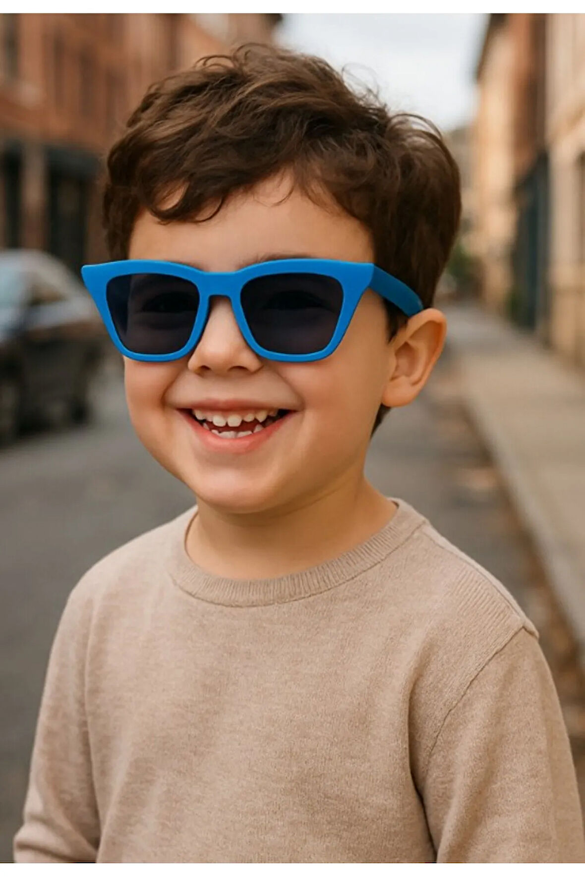 Sevimli Çocuk Güneş Gözlüğü Mavi Çekik Çerçeve UV 400 Korumalı CE Belgeli Kids Çocuk Güneş Gözlüğü