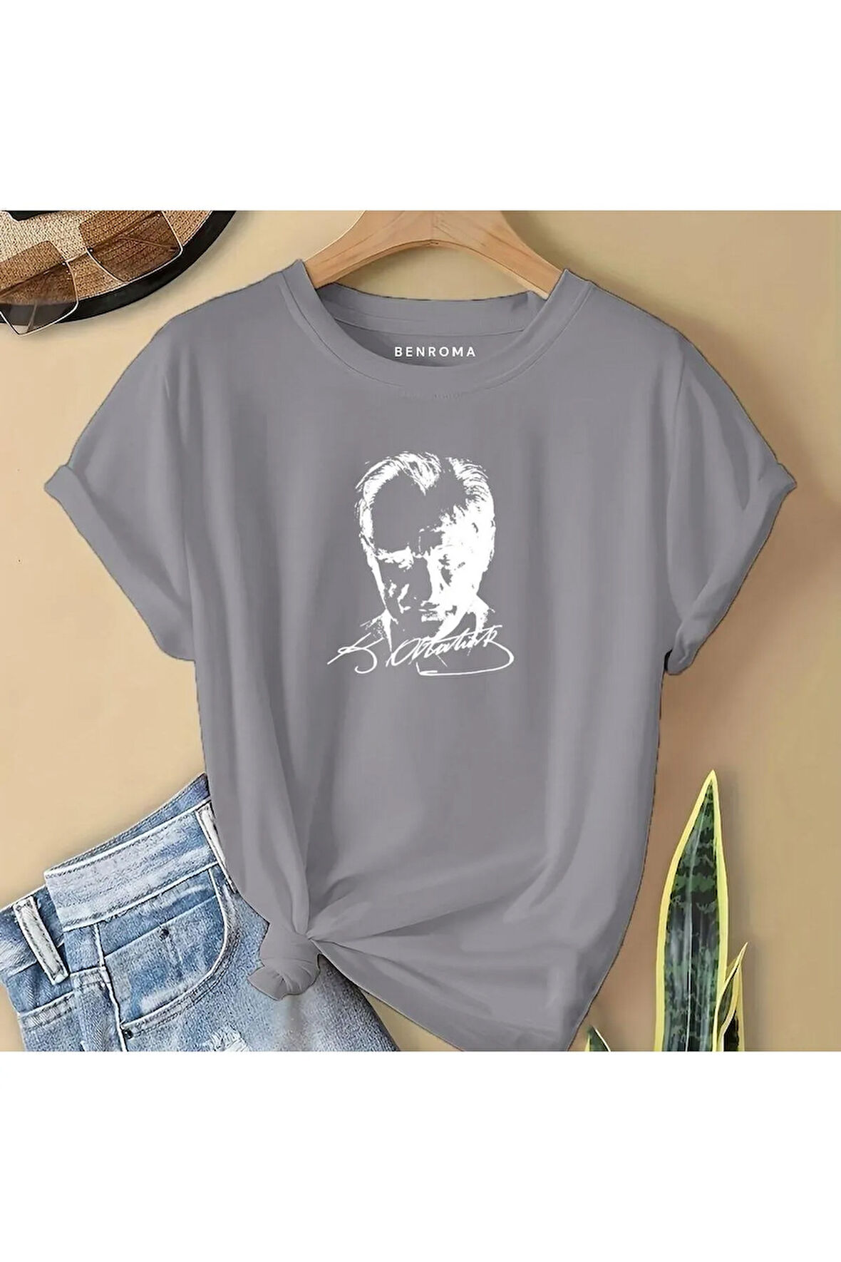 Atatürk Baskili  Çocuk Ti̇şört