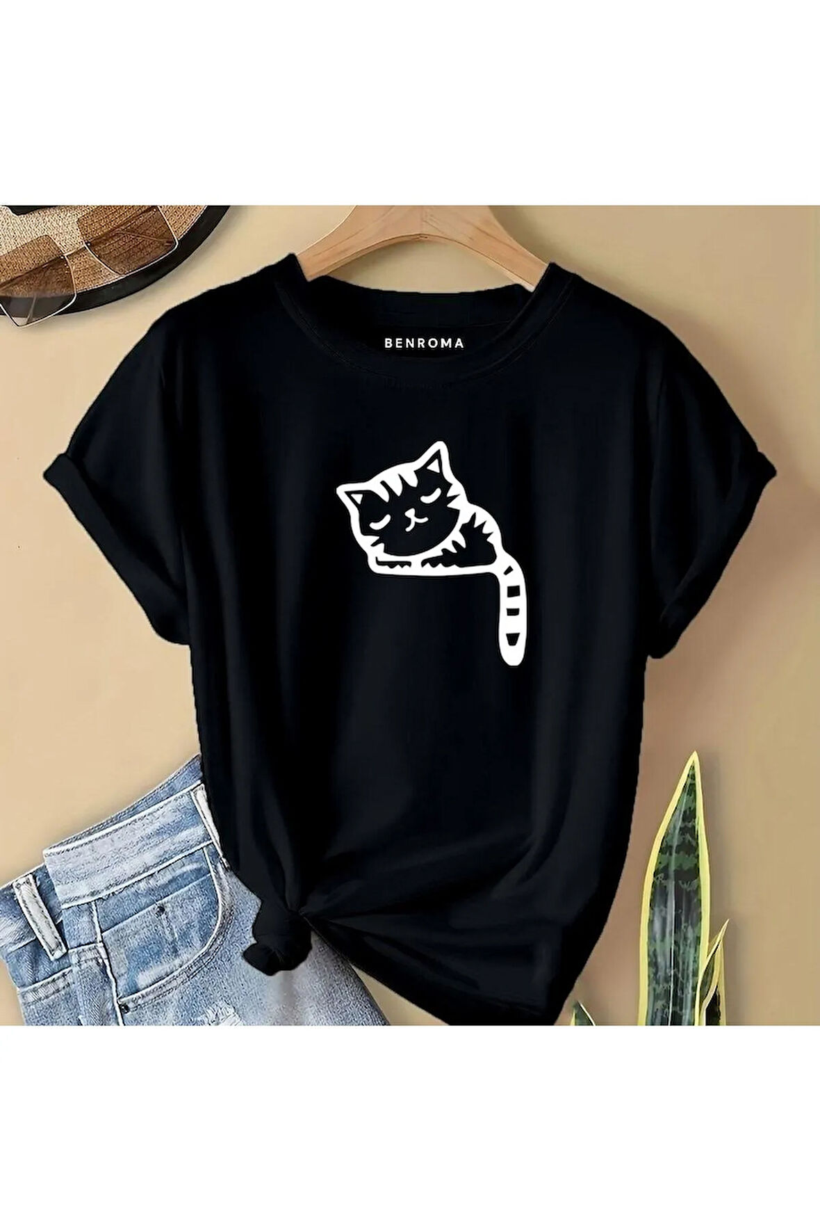 UYUYAN KEDİ BASKILI  ÇOCUK TİŞÖRT