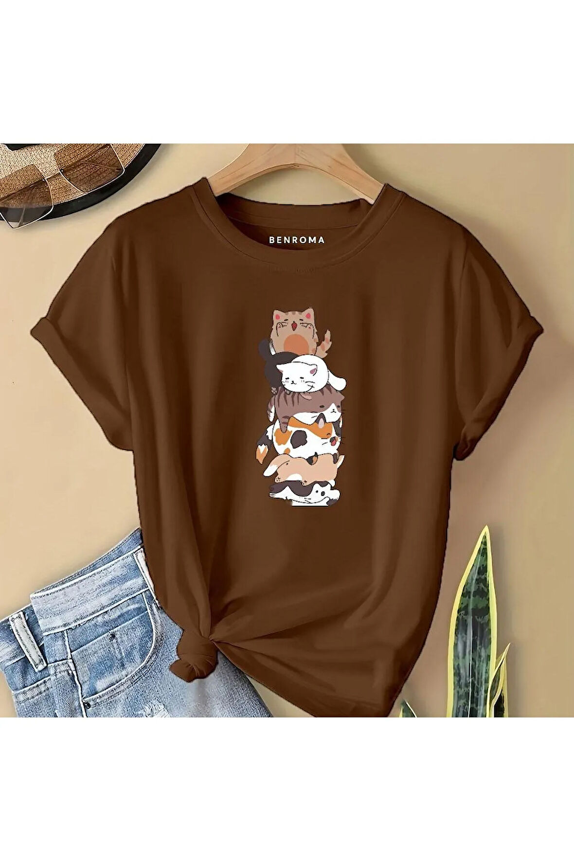 ÜST ÜSTE KEDİLER BASKILI  ÇOCUK TİŞÖRT