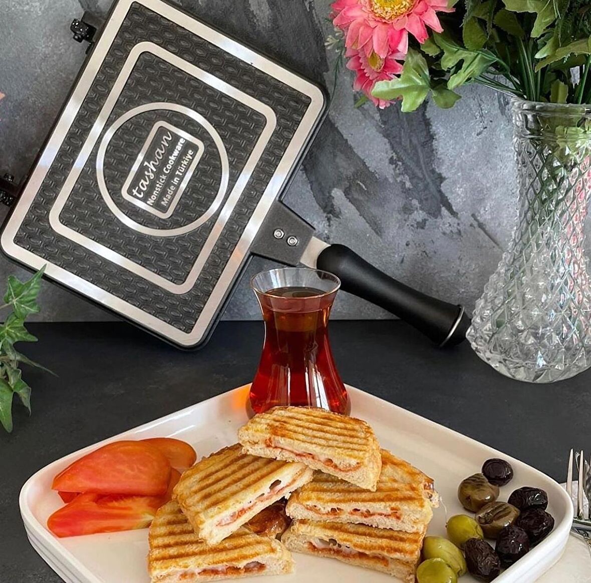 Taşhan Ocak Üstü Döküm Tost Makinesi