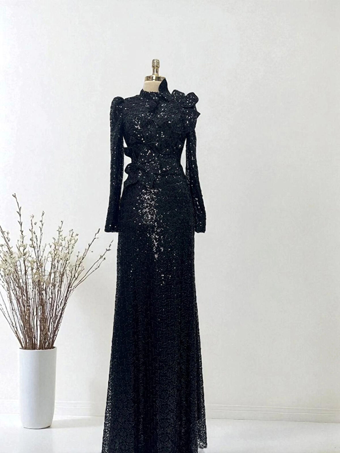 AKSESUAR DETAYLI TAŞLI ABİYE