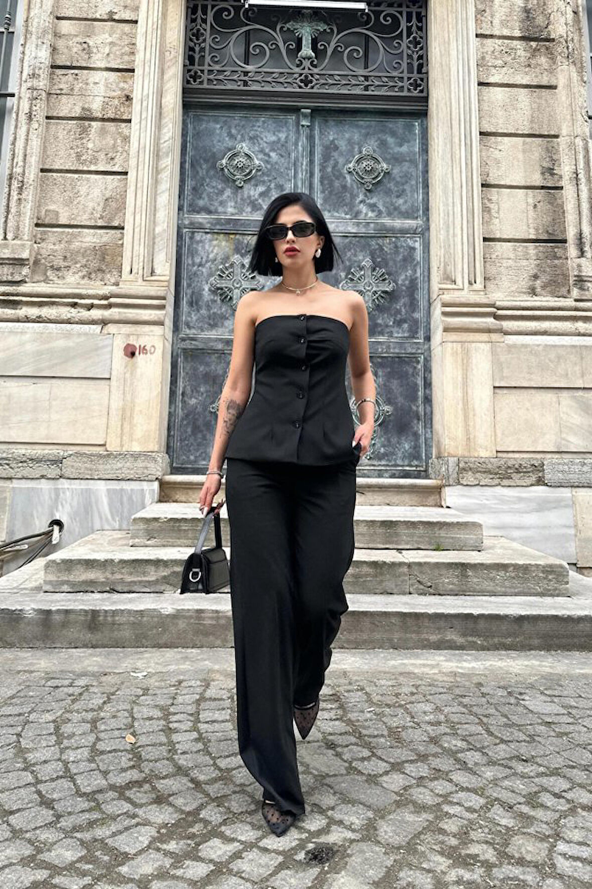 Aesco Siyah Straplez Düğmeli Crop Ve Pantolon Takım