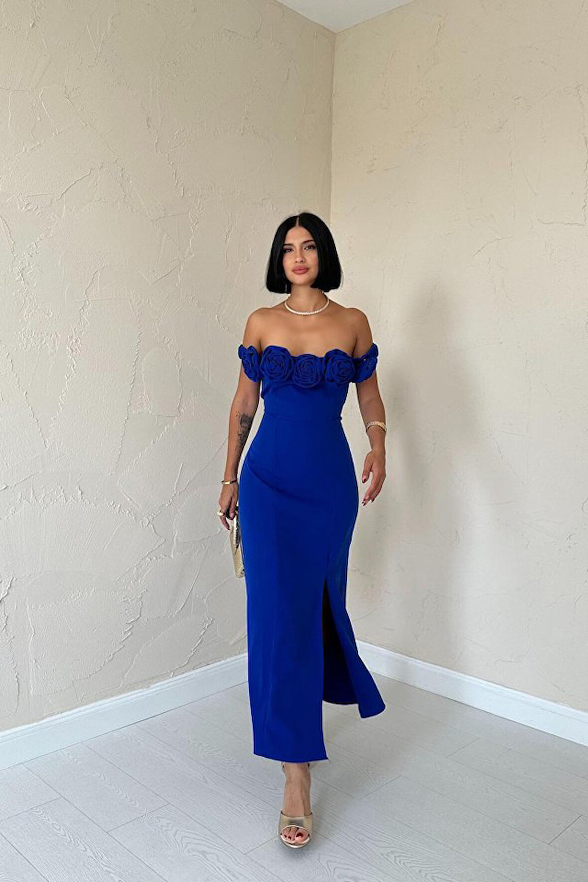 Aesco Saks Madonna Yaka Güllü Elbise