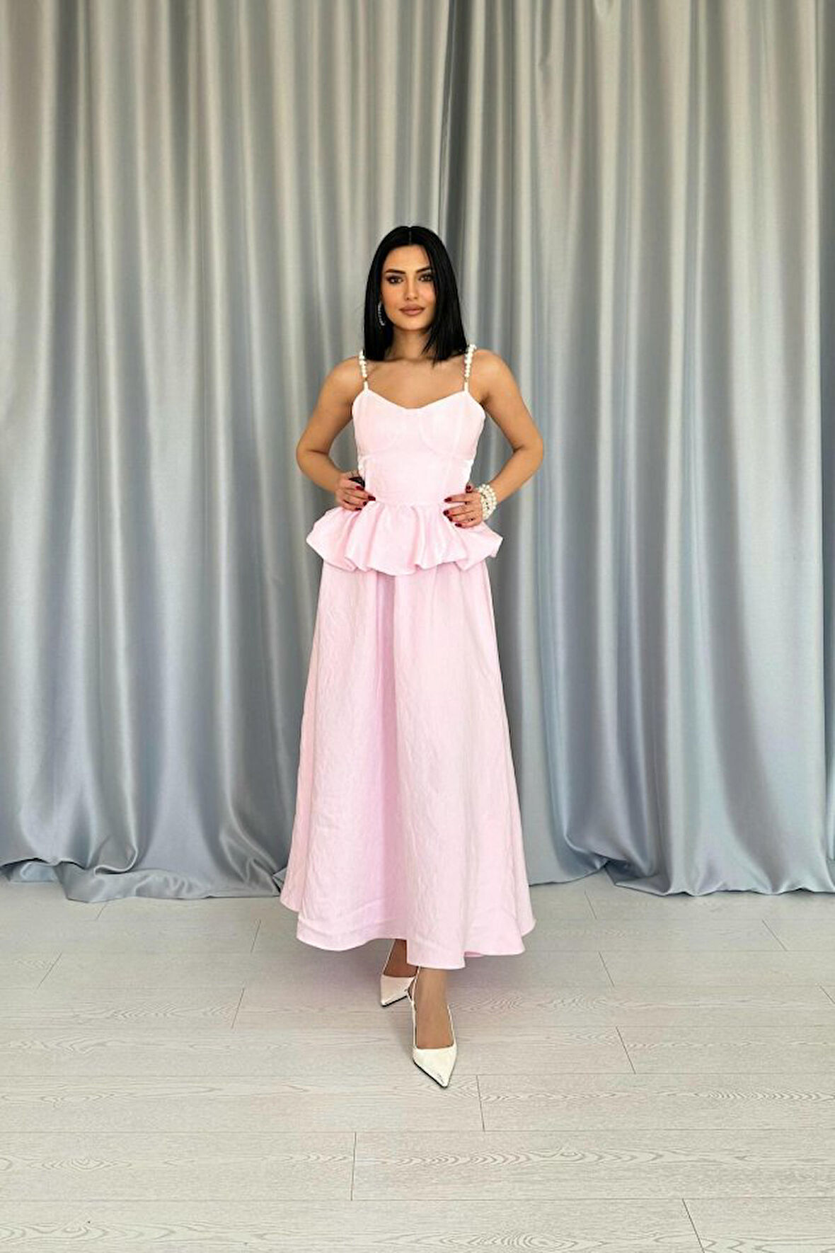 Aesco Pembe Beli Büzgülü İnci Askılı Uzun Elbise