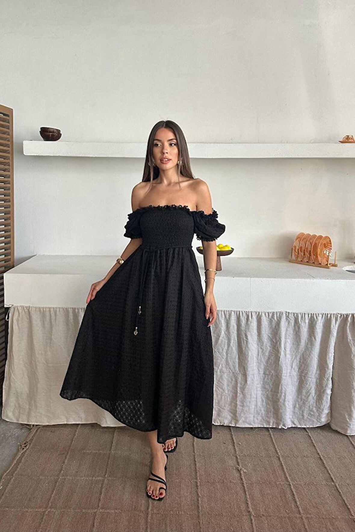 Aesco Siyah Gipeli Brode Elbise