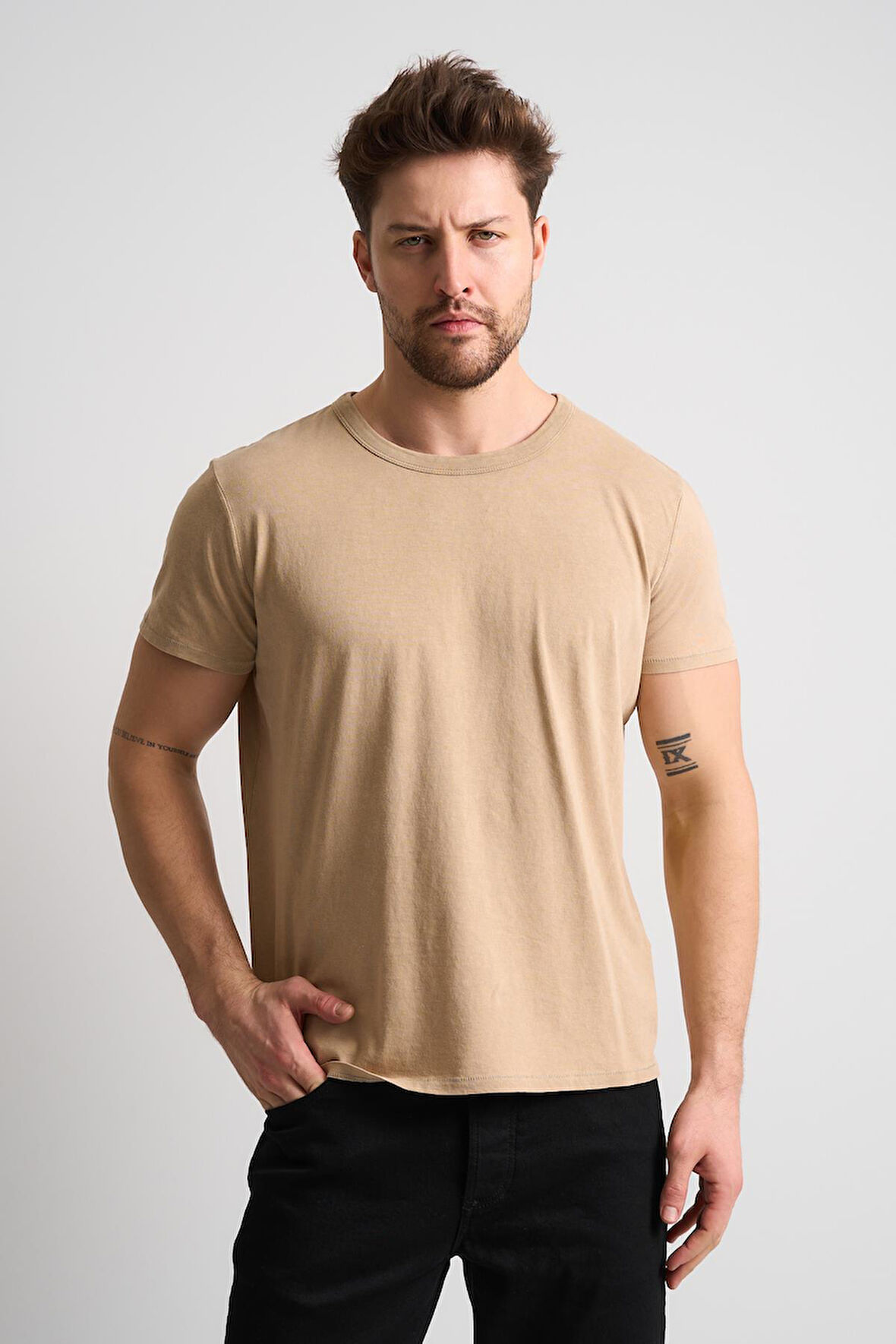 ALEXANDERGARDI Unisex Basic T-shirt (168922)