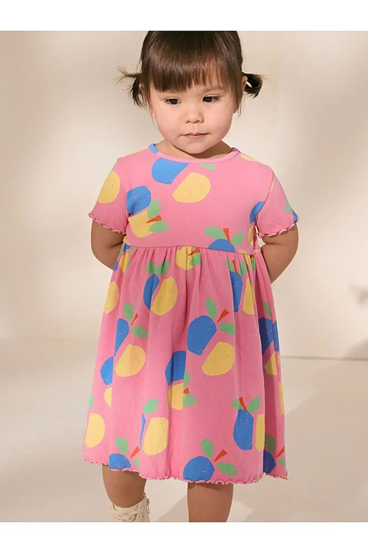 % 100 Pamuklu Pembe Meyve Desenli Kısa Kollu Elbise