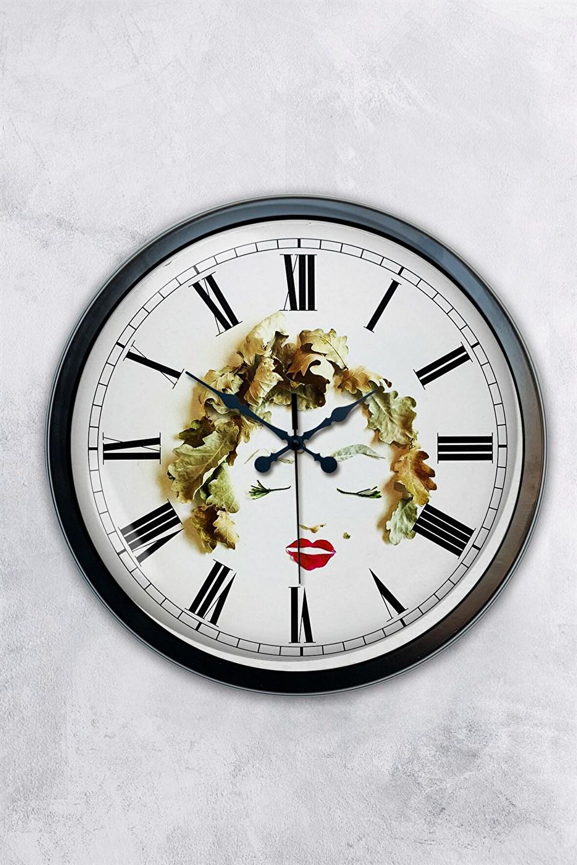 40 Cm Siyah Metal Kadın Duvar Saati