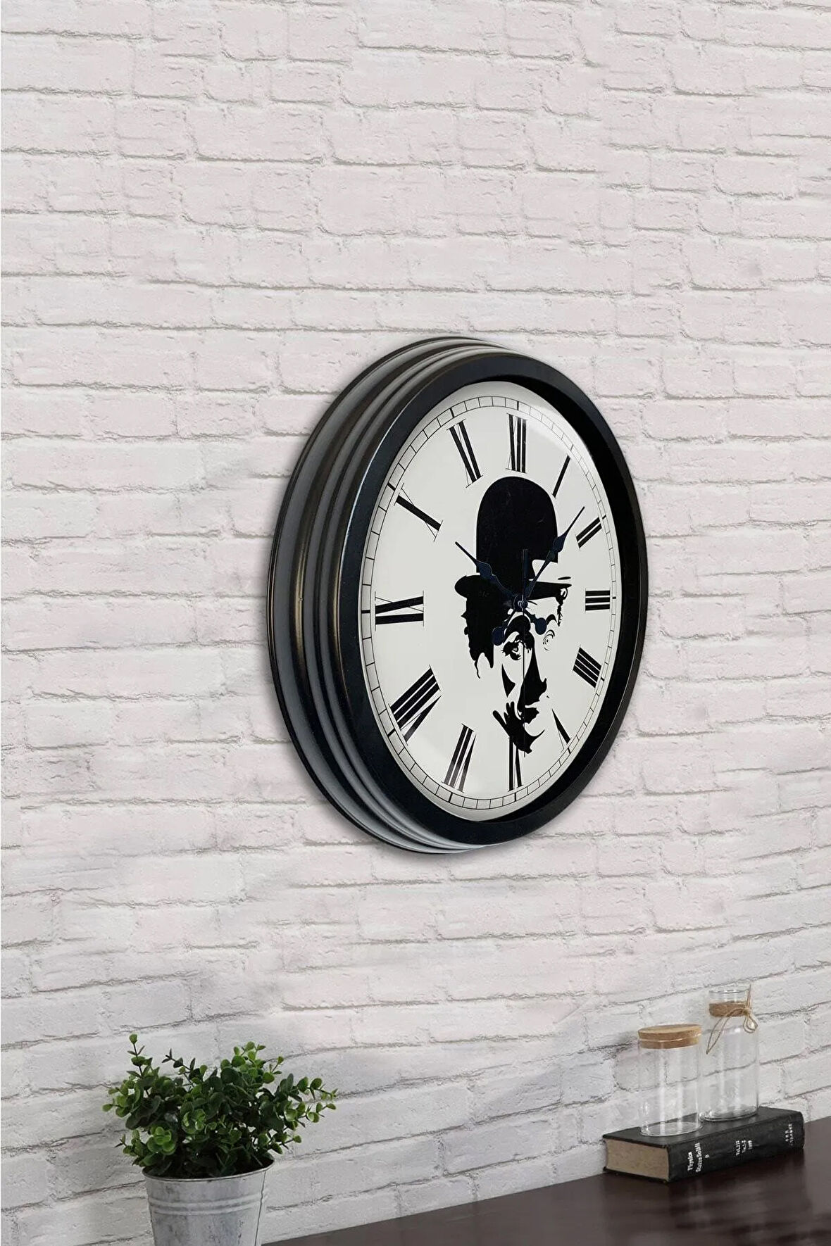 Hediyelik 40 Cm Siyah Metal Çarli Çaplin Duvar Saati